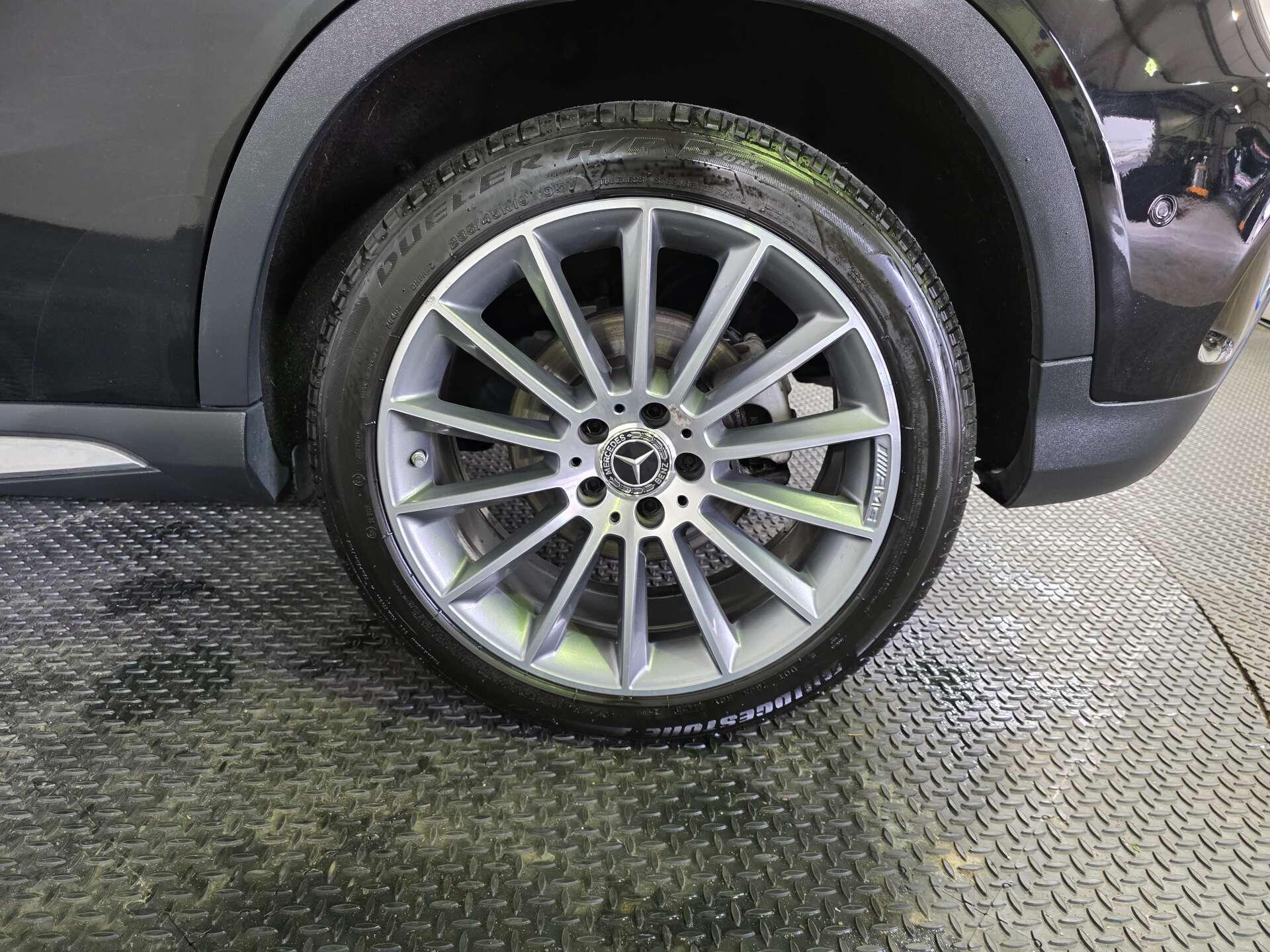 Mercedes-Benz GLA view 66