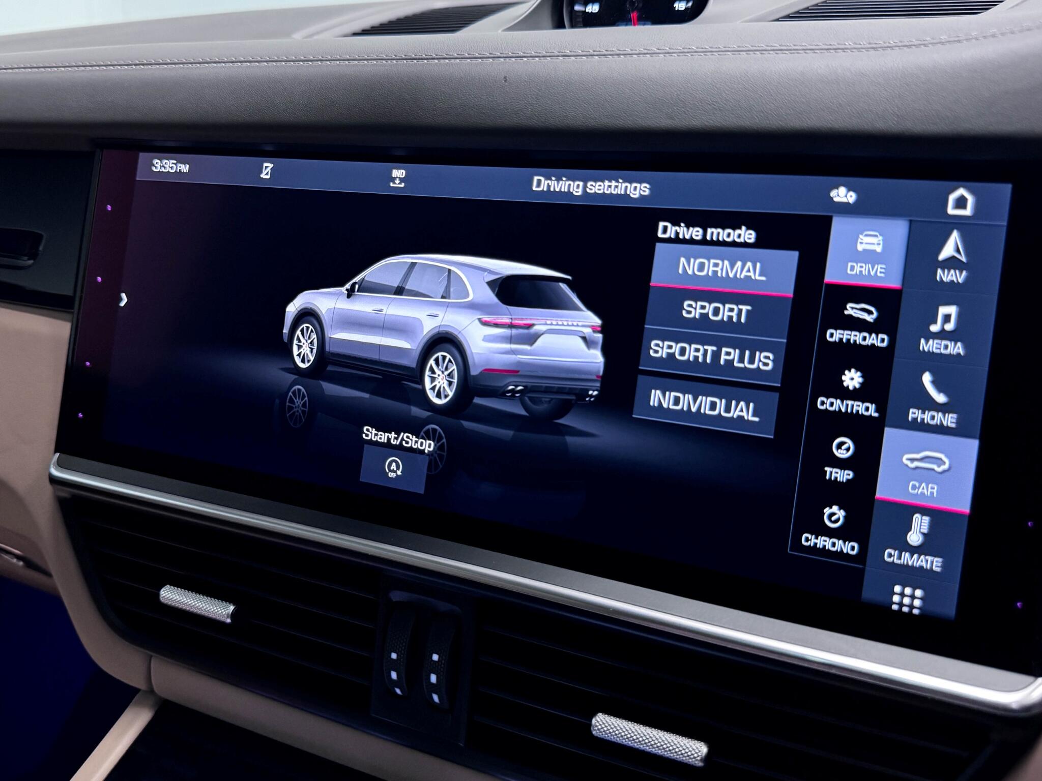 Porsche Cayenne view 57
