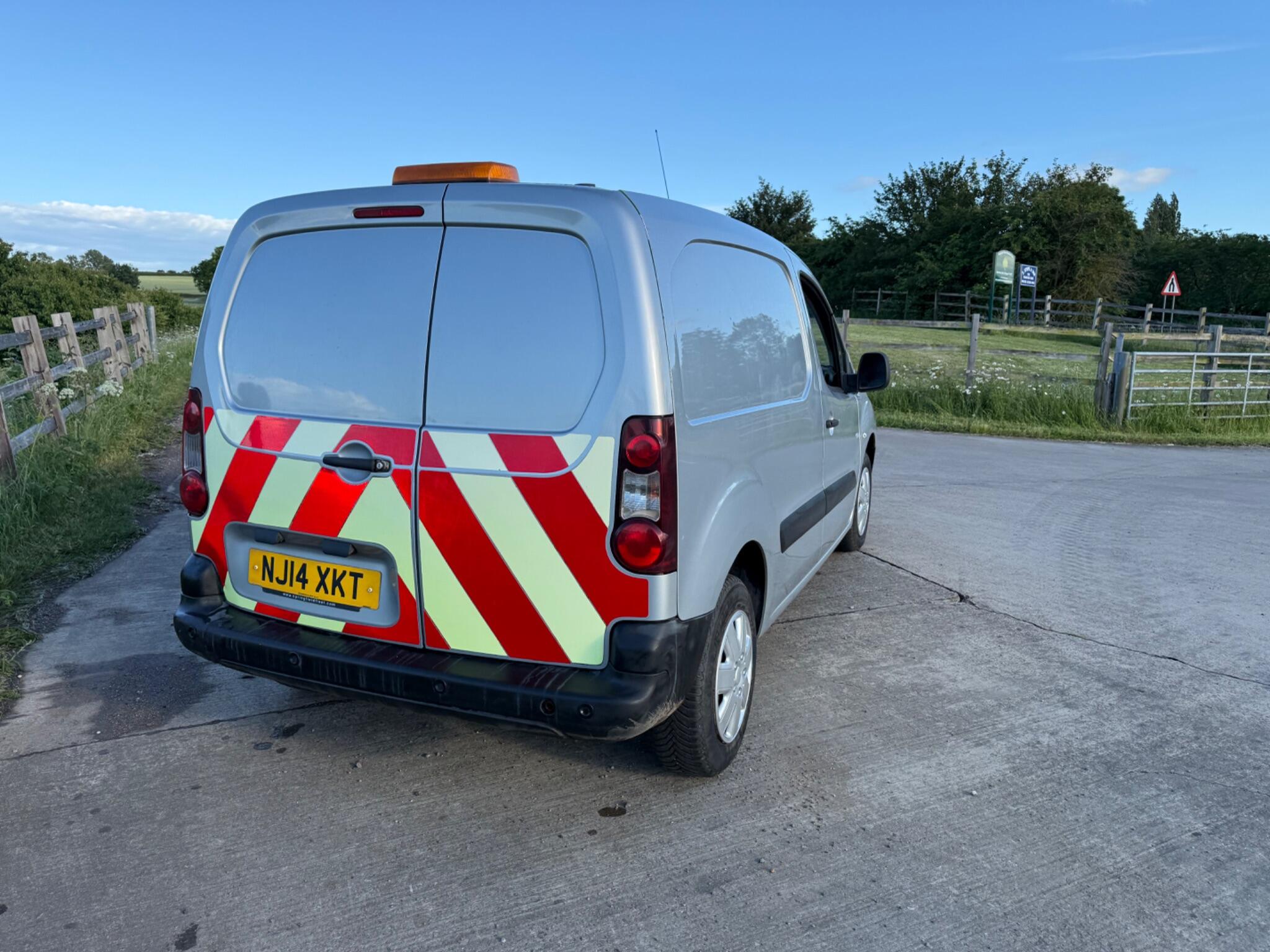 Citroen Berlingo 1.6 HDi 850 Enterprise L1 5dr — photo 28 of 92