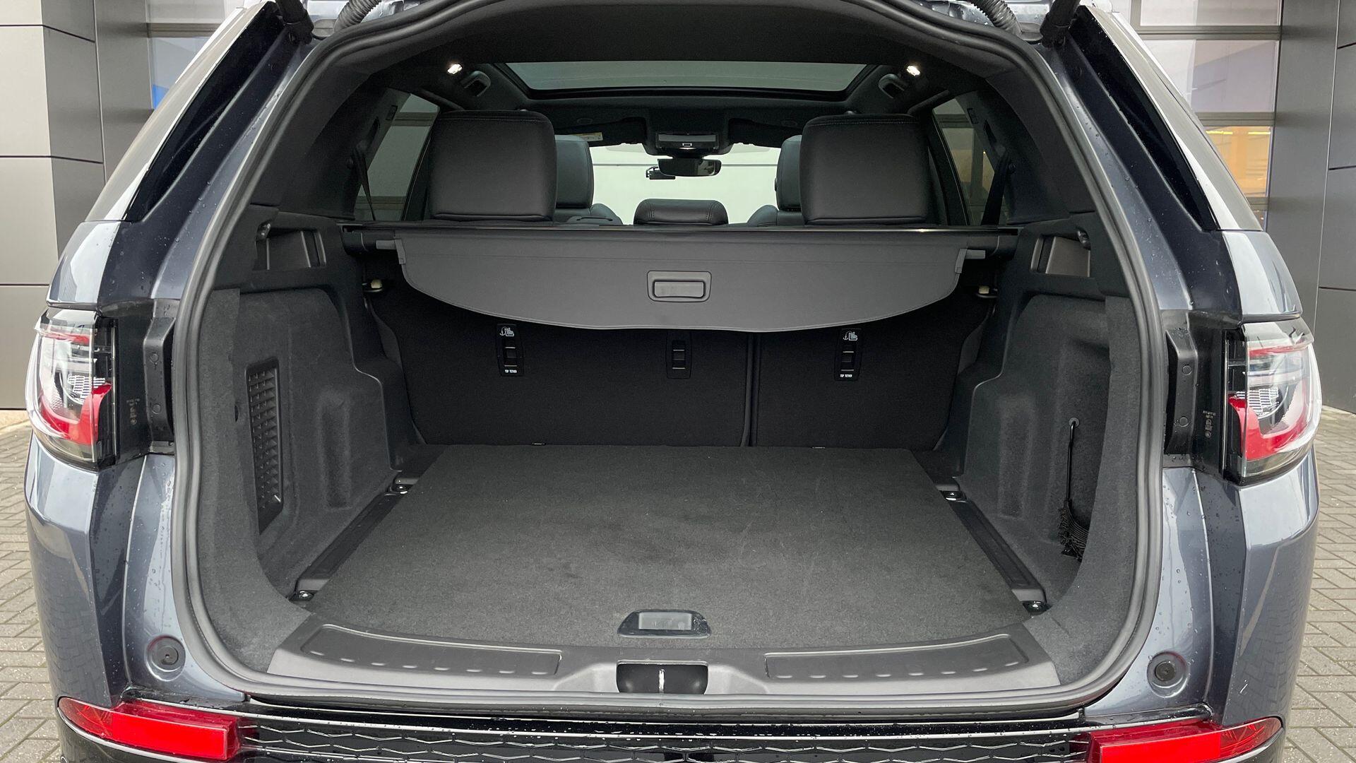 Land Rover Discovery Sport view 10