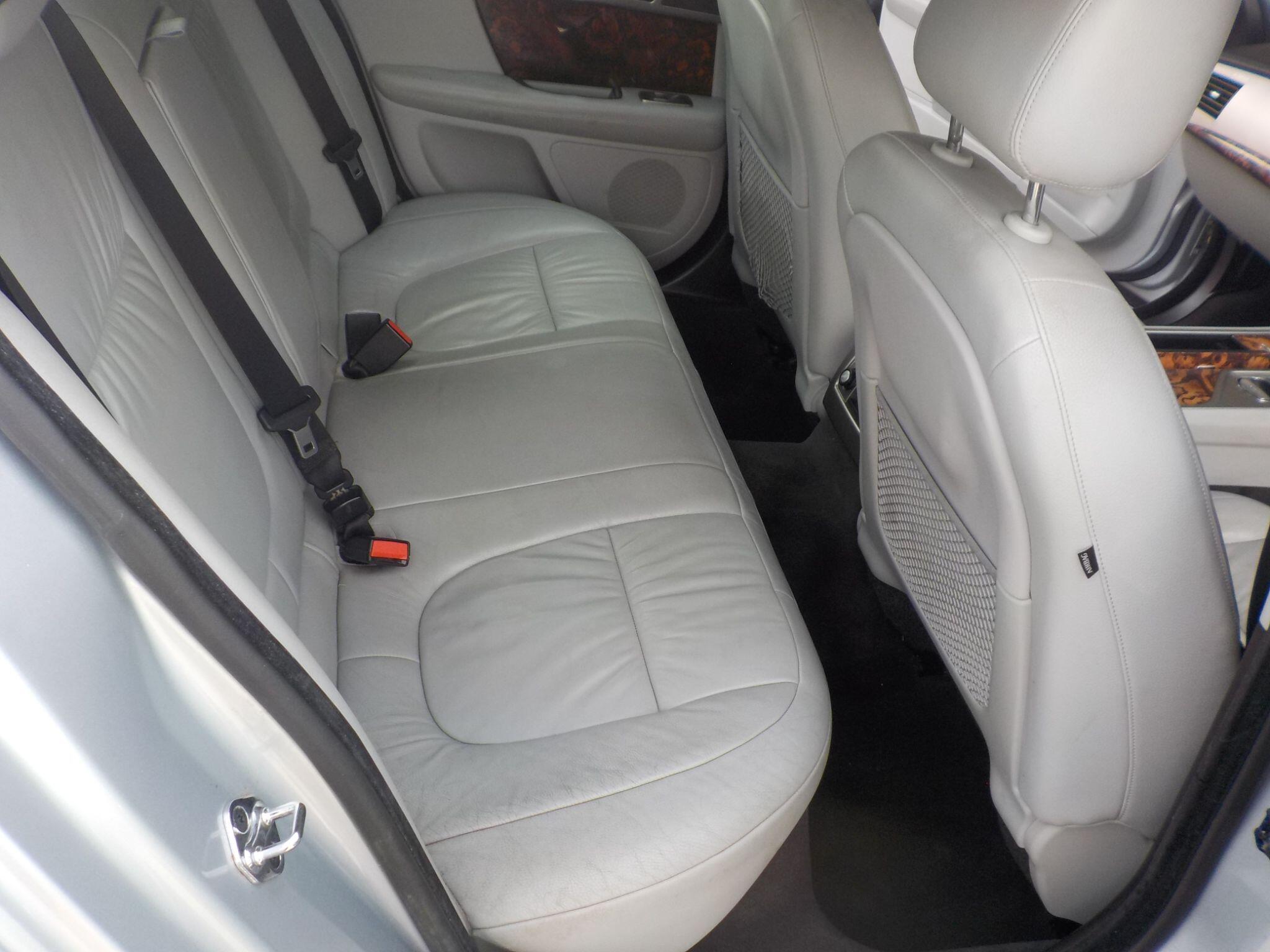 Jaguar XF 3.0d V6 Luxury Auto Euro 5 4dr