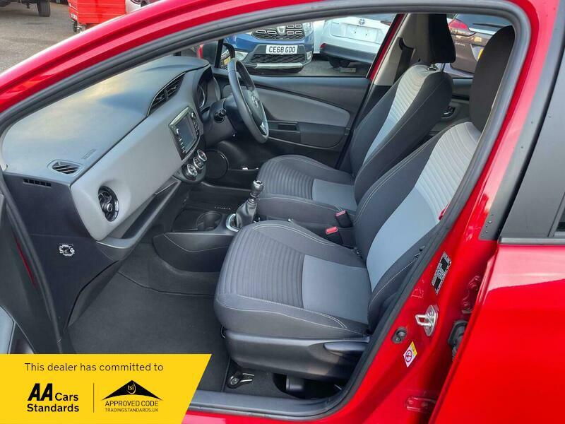 2017 Toyota Yaris 1.5 VVT-i Icon Euro 6 5dr • 37,180 miles image 34