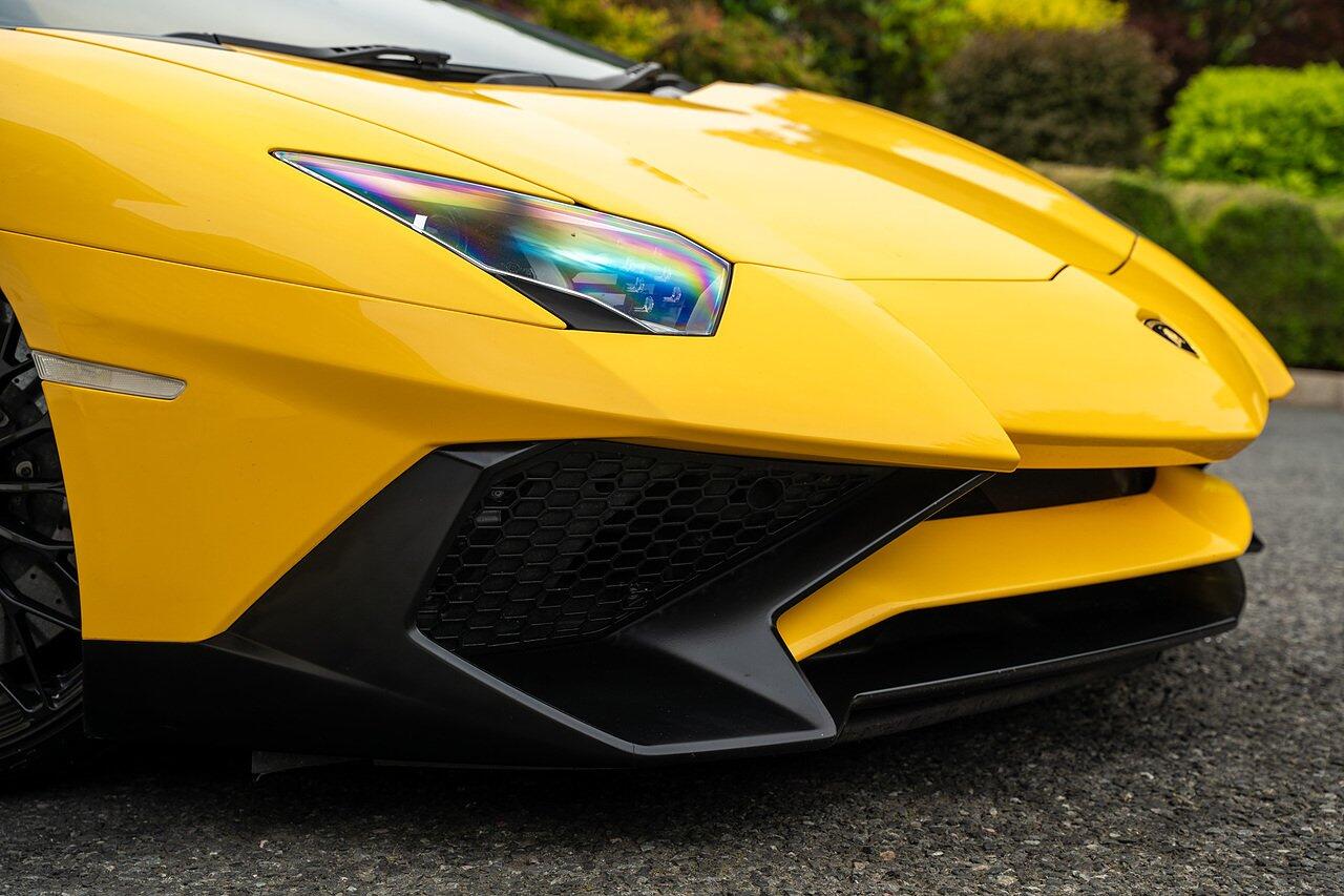 Lamborghini Aventador view 40