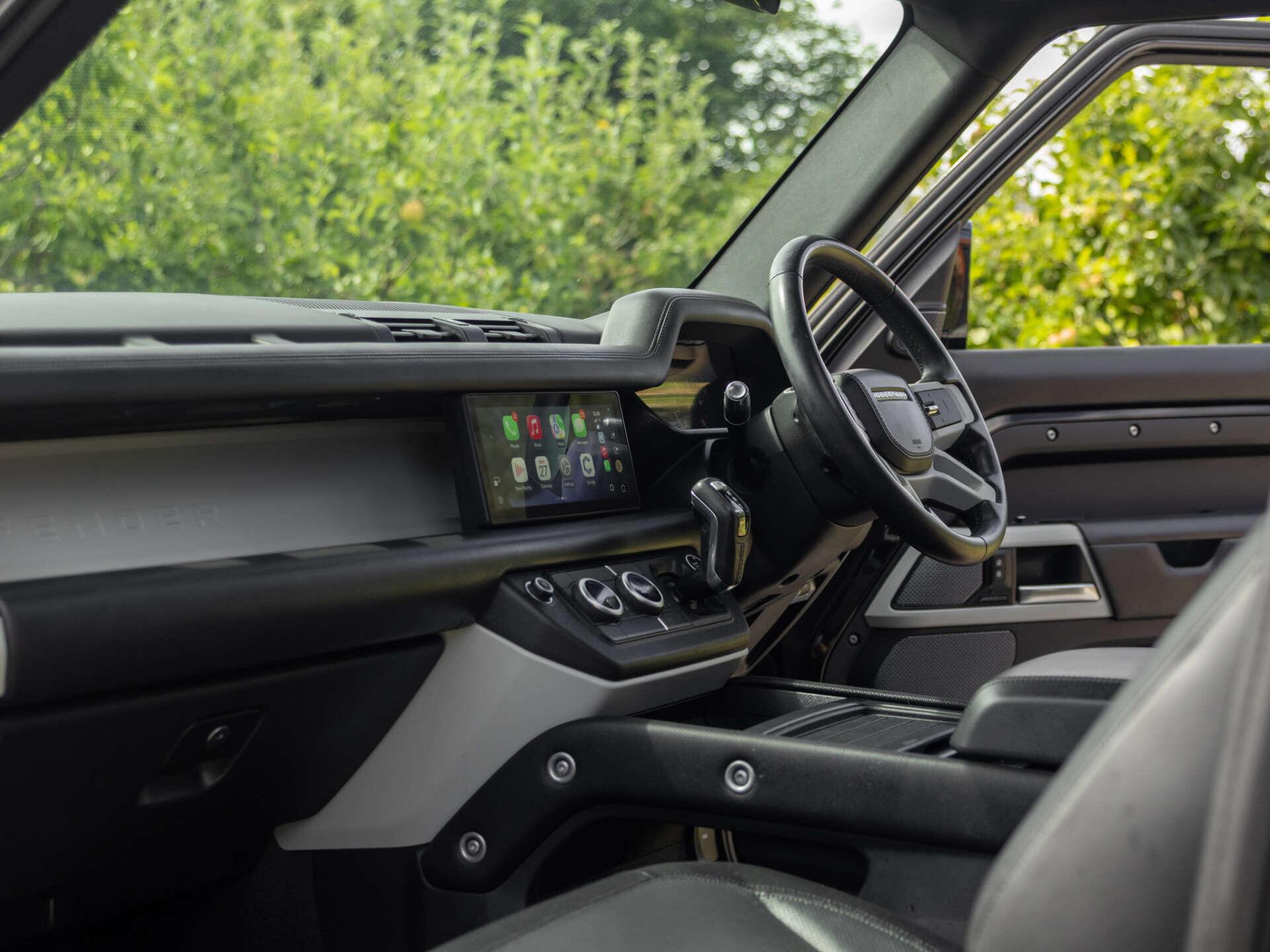Land Rover Defender view 4