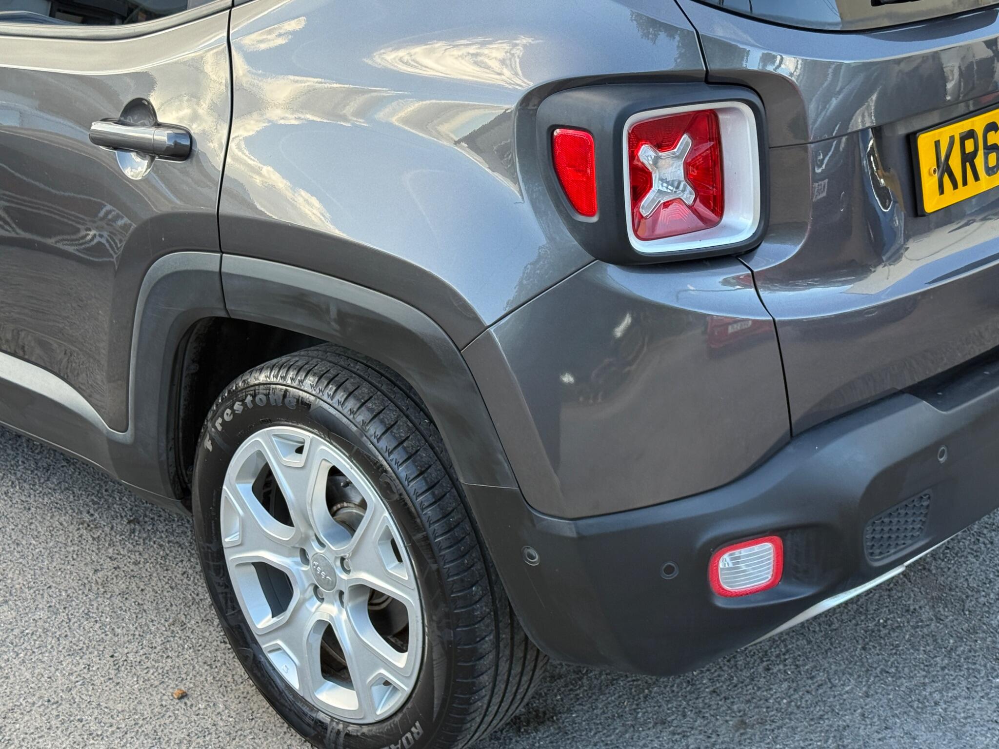 Jeep Renegade - Image 24