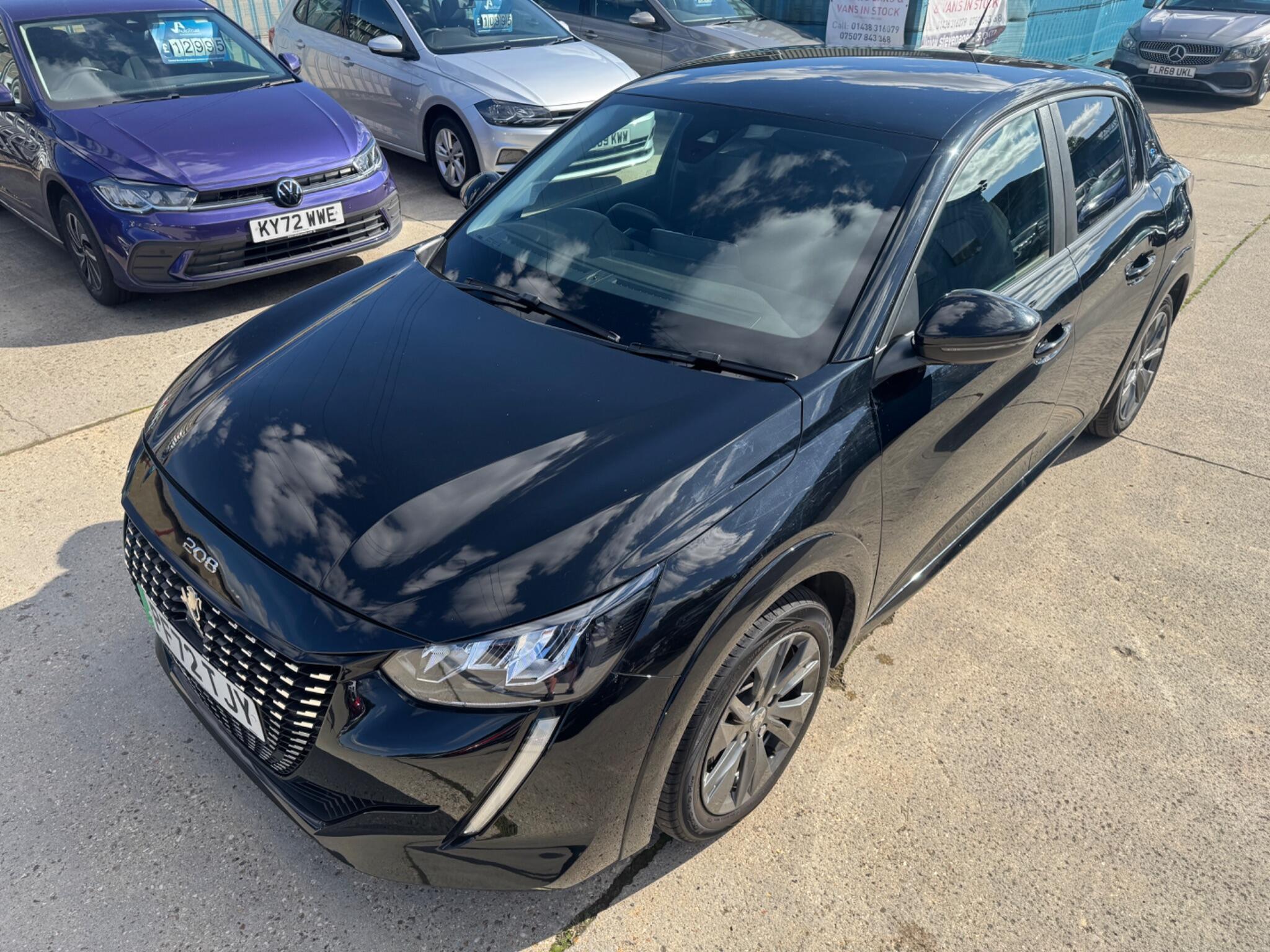 Peugeot E-208 view 8