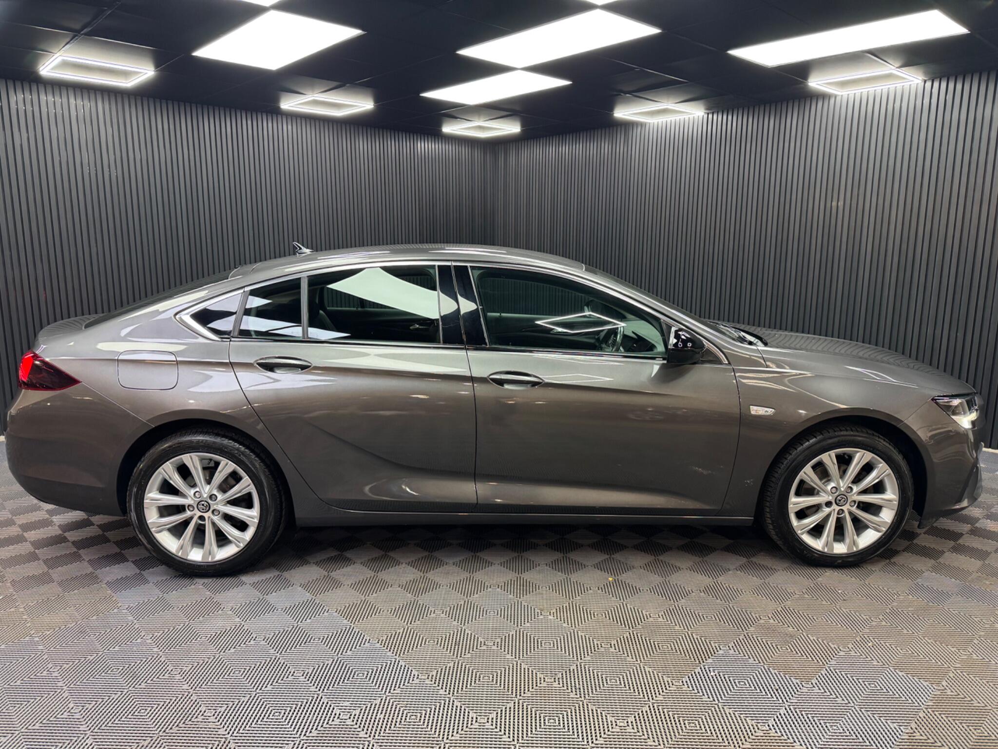 Vauxhall Insignia view 2