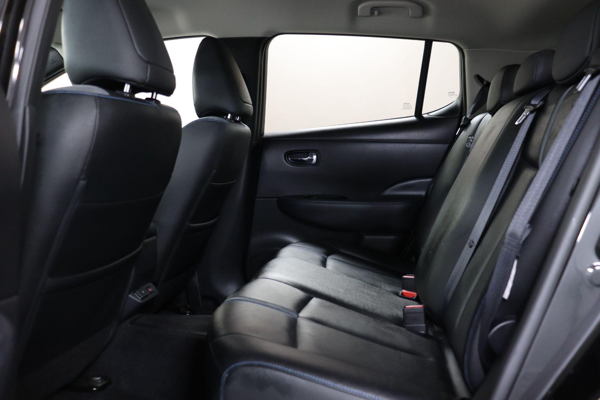 Nissan Leaf view 43