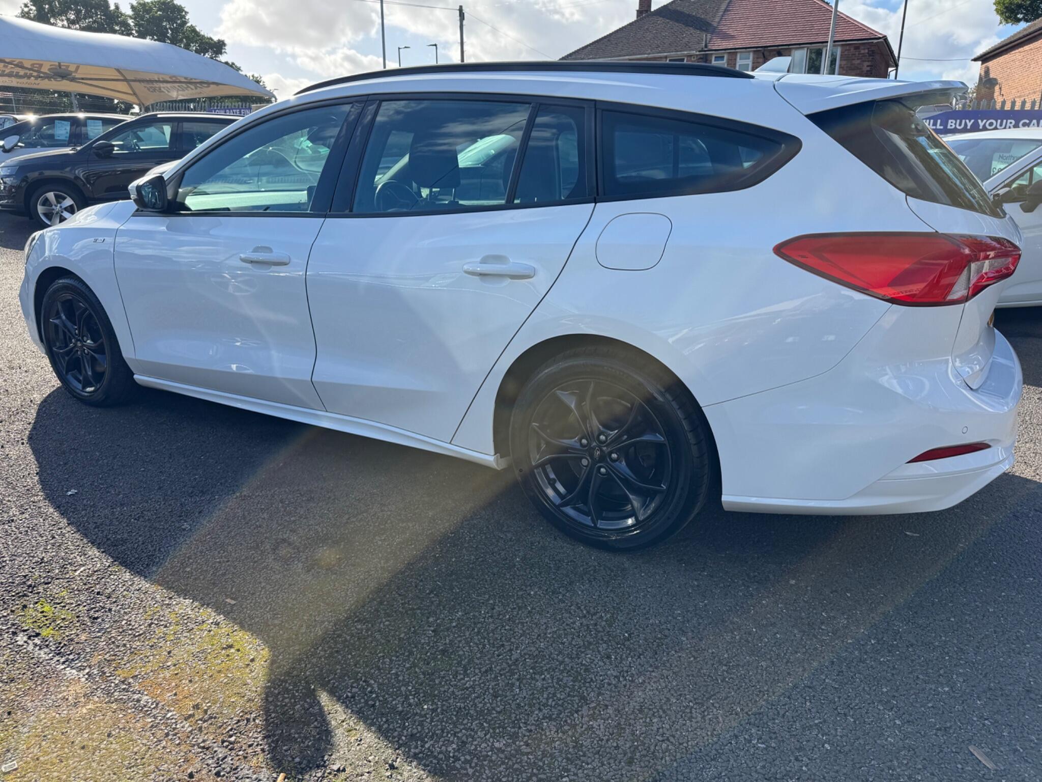 Ford Focus view 10