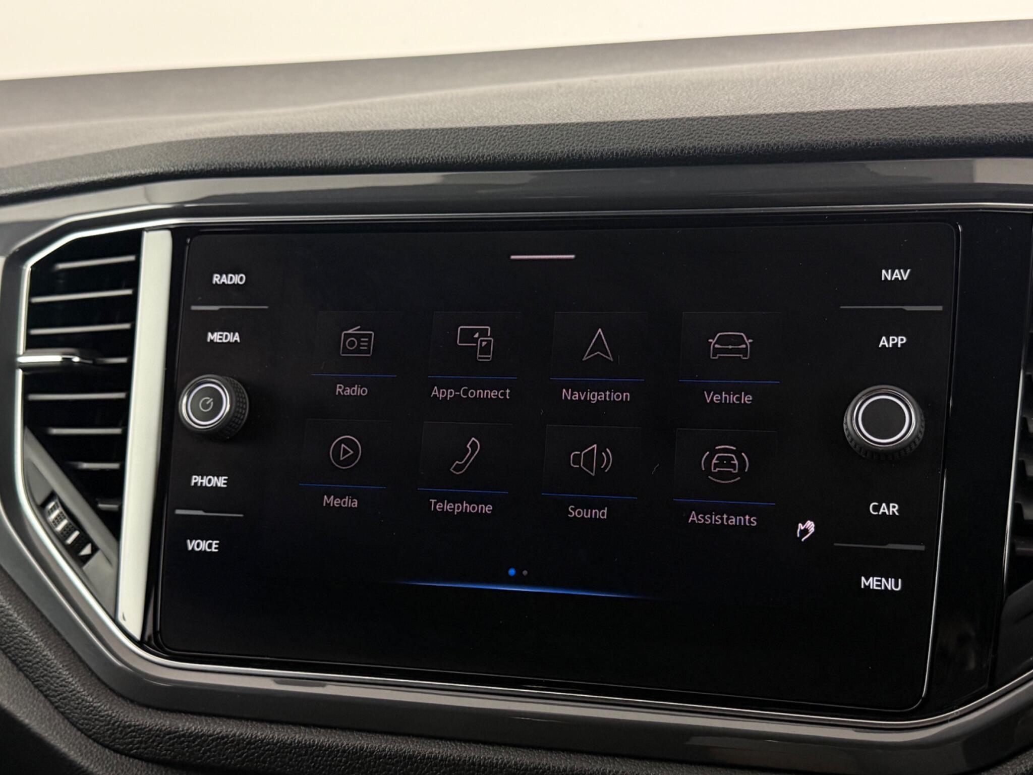 Volkswagen T-Roc view 28