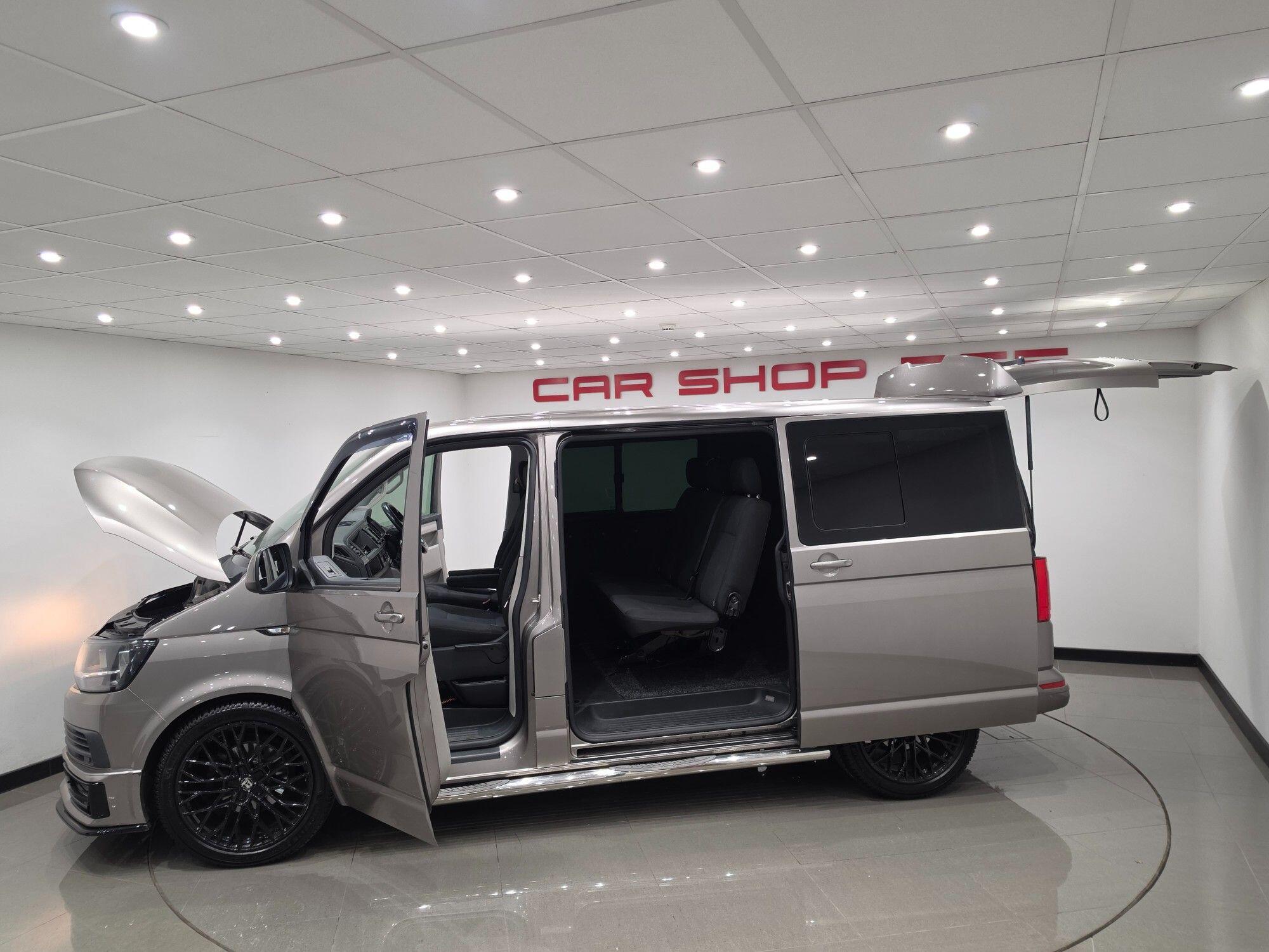 Volkswagen Transporter view 6