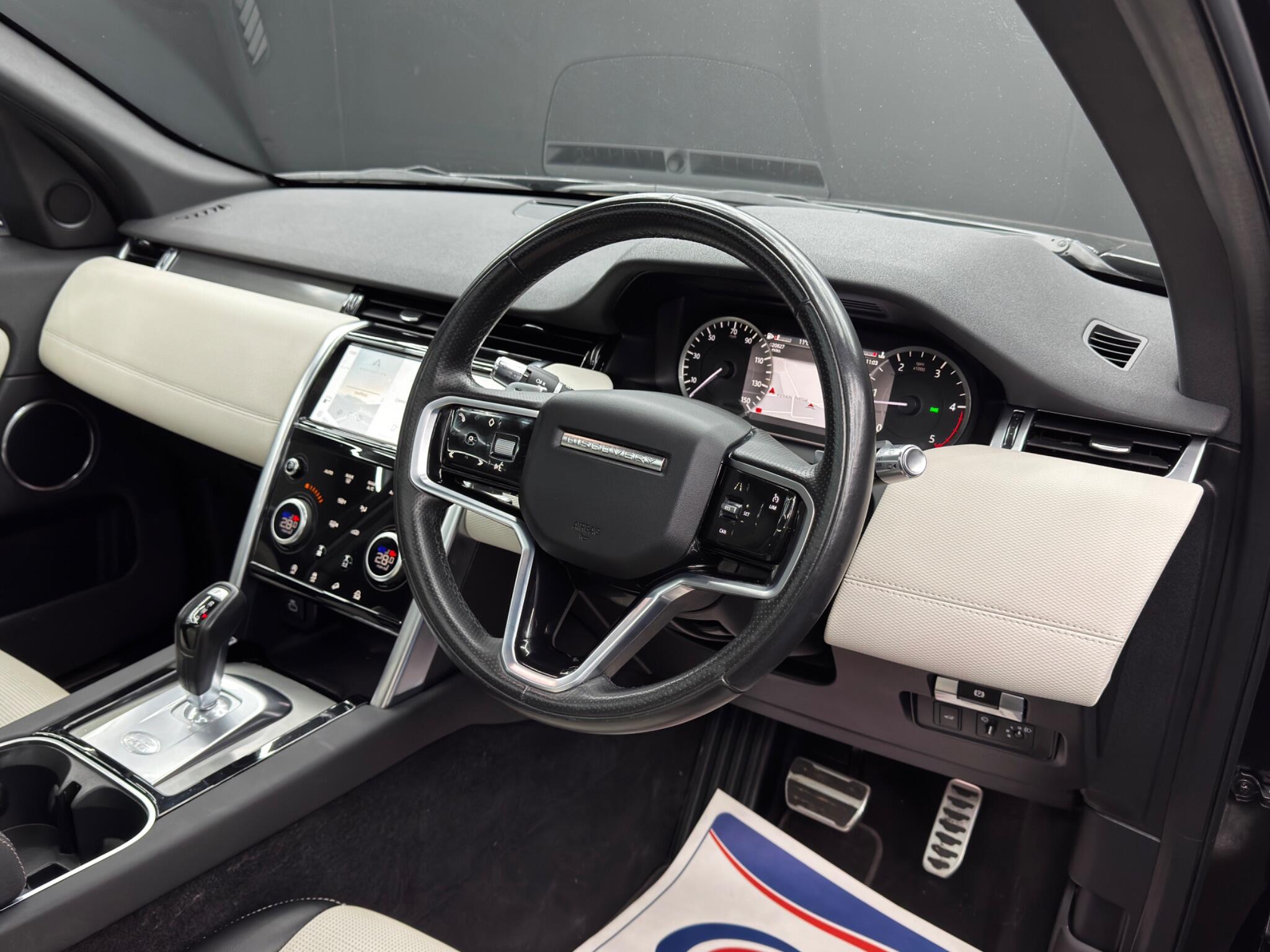 Land Rover Discovery Sport view 9
