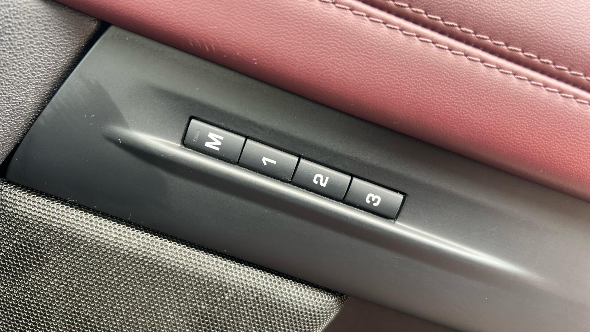Land Rover Range Rover Evoque view 27