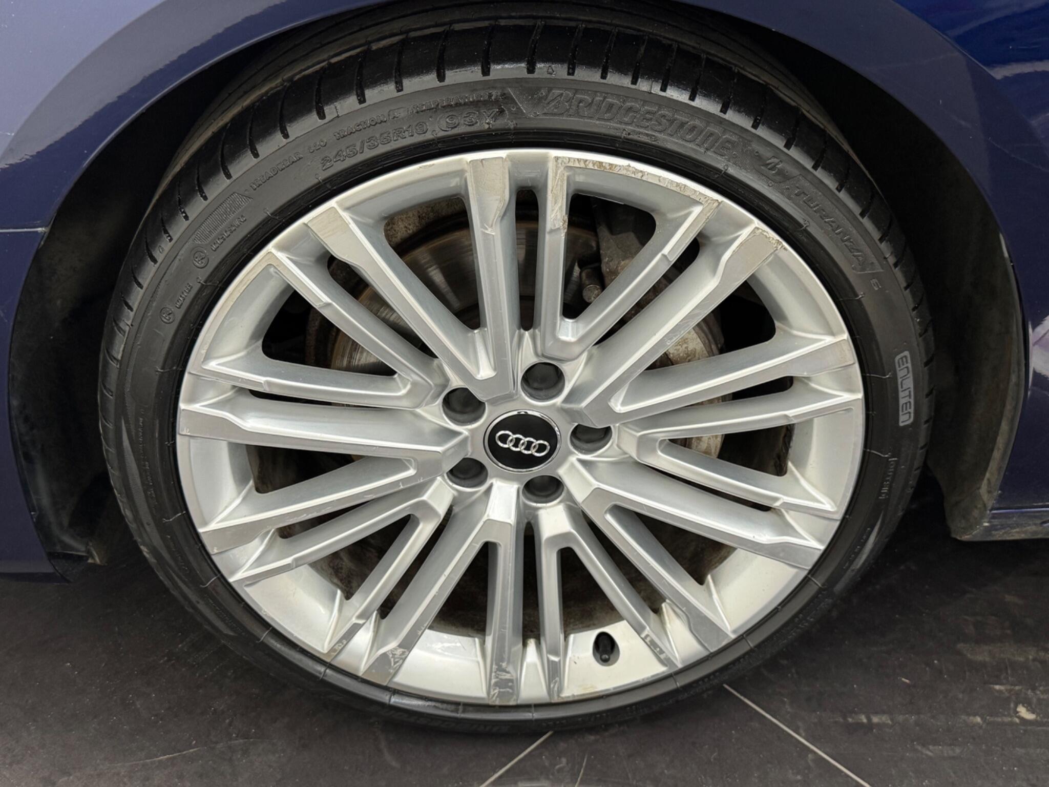 Audi A4 view 74