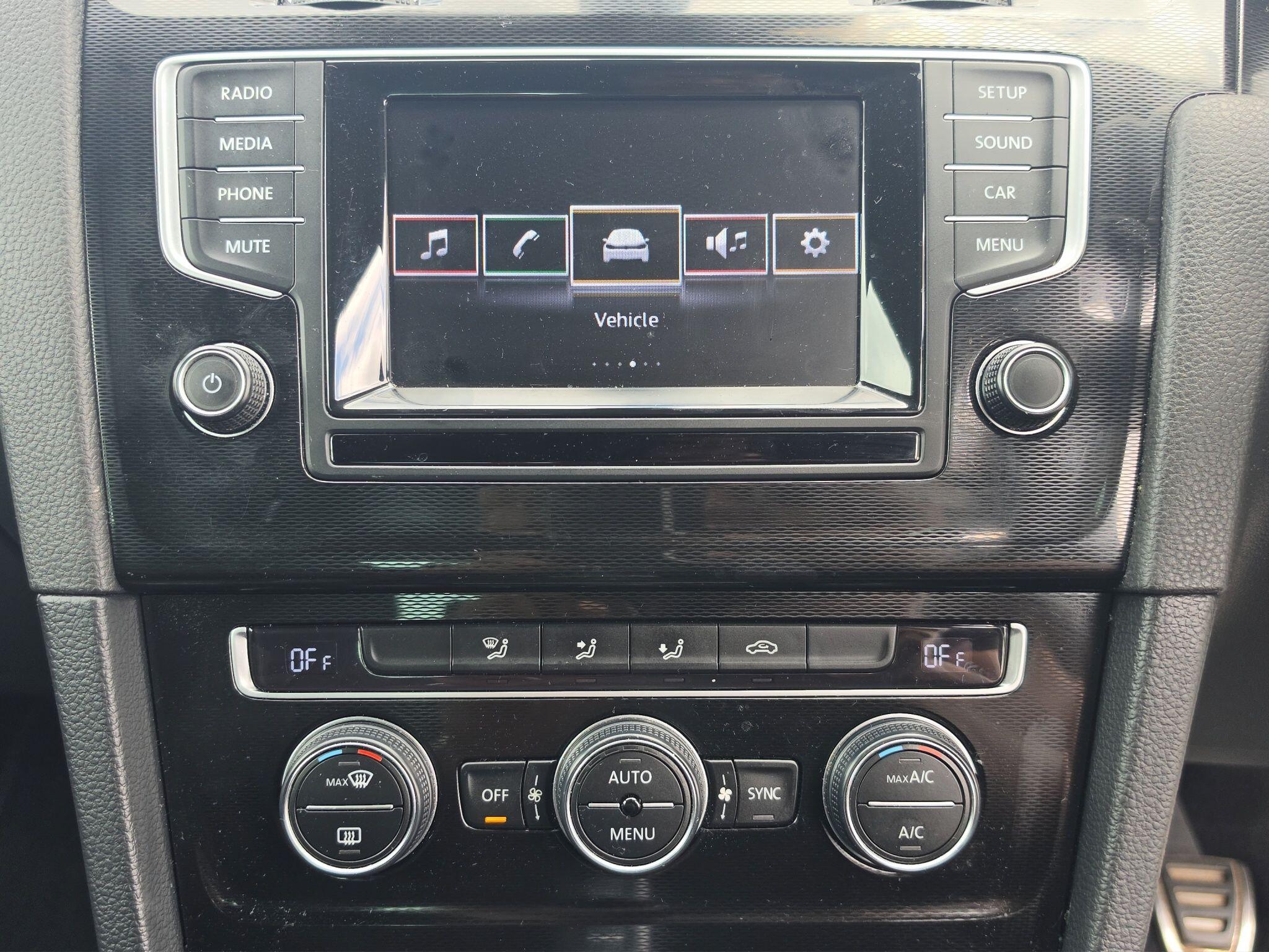 Volkswagen Golf view 22