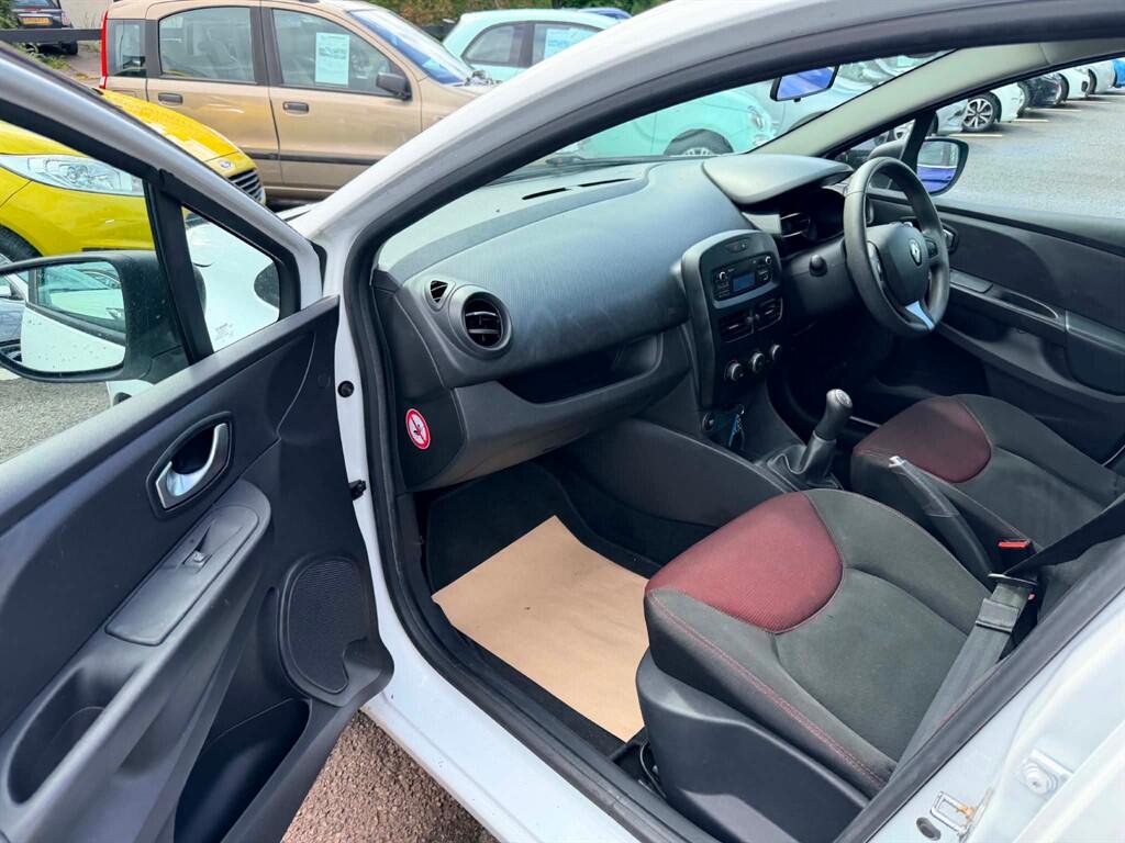Renault Clio view 16