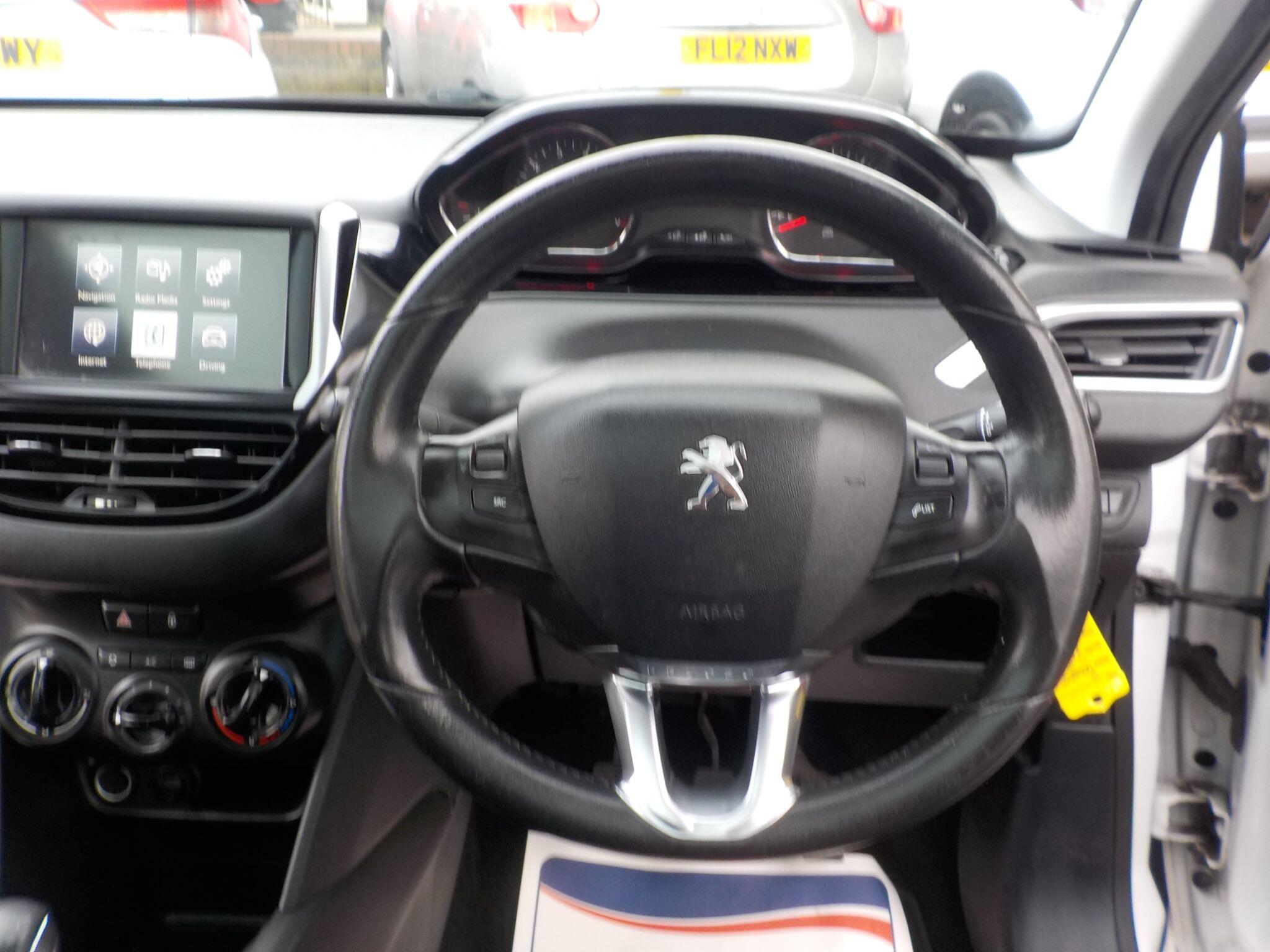Peugeot 208 1.2 VTi PureTech Style Euro 6 5dr