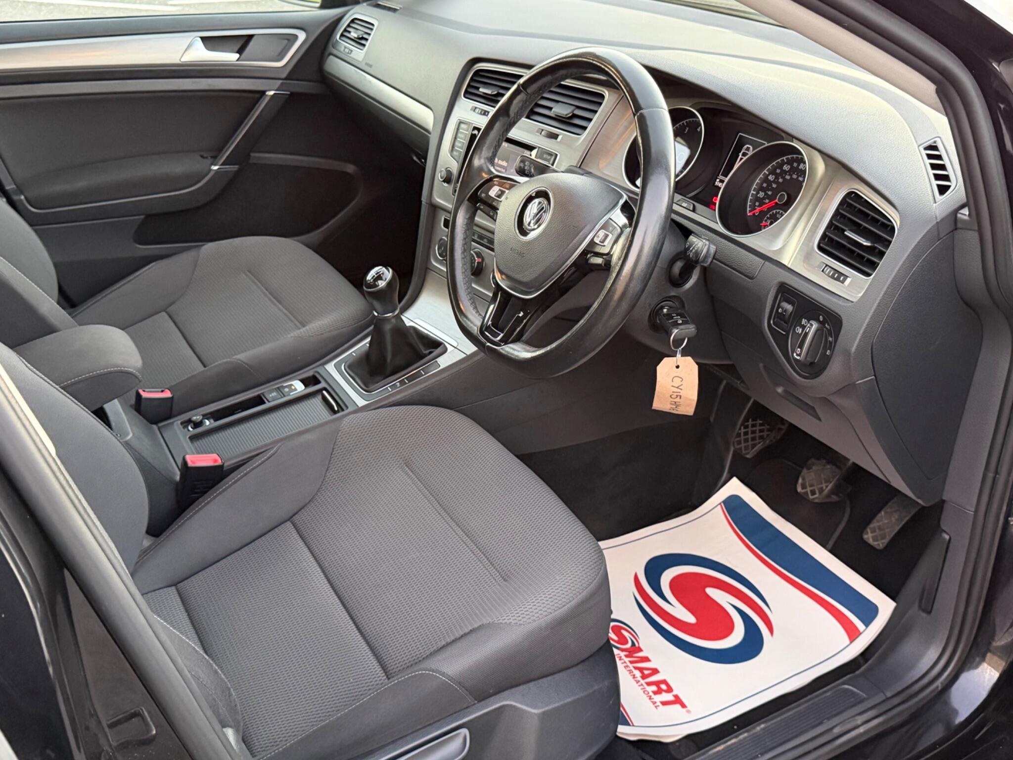 Volkswagen Golf view 17