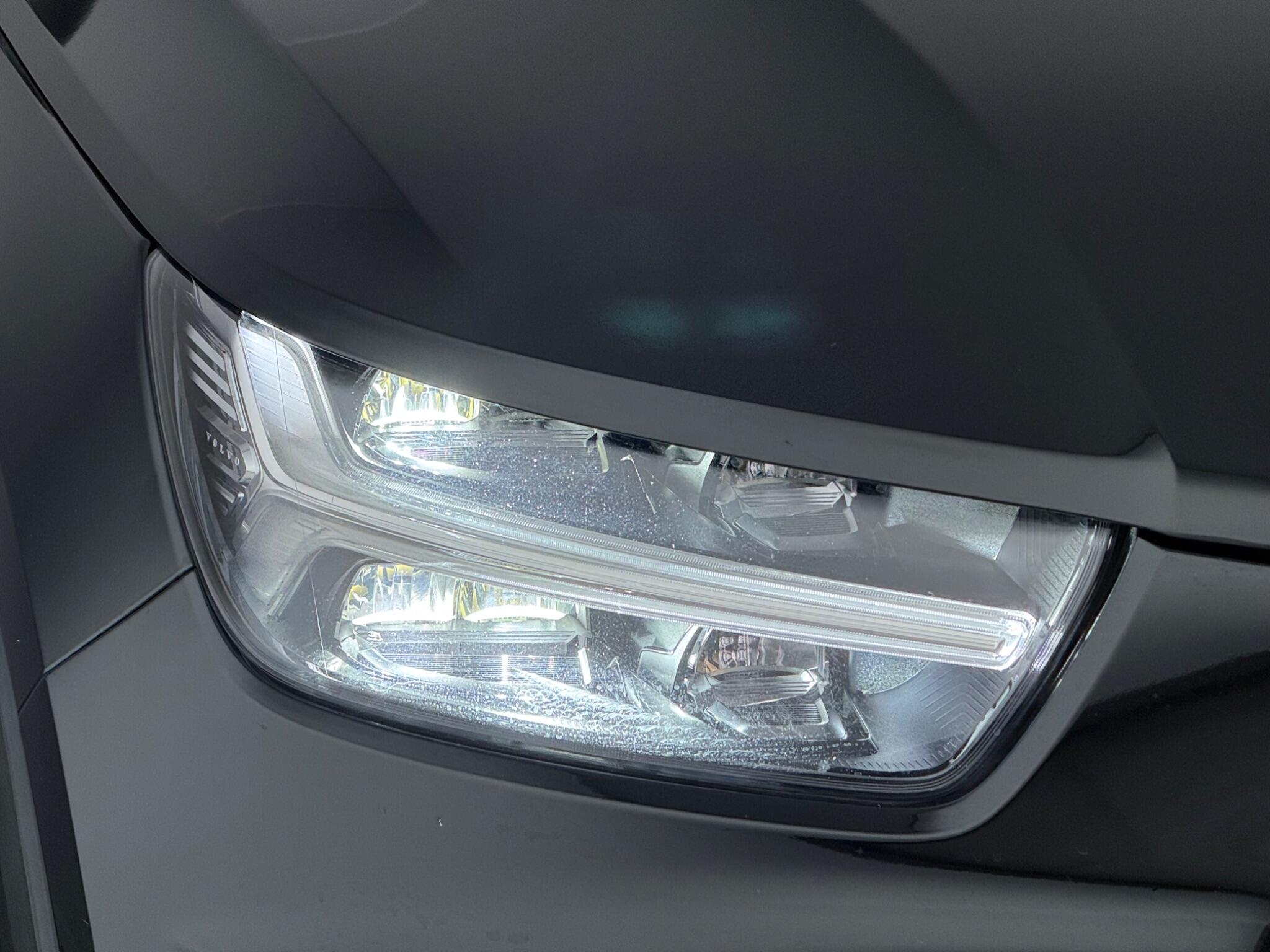 Volvo XC40 view 4