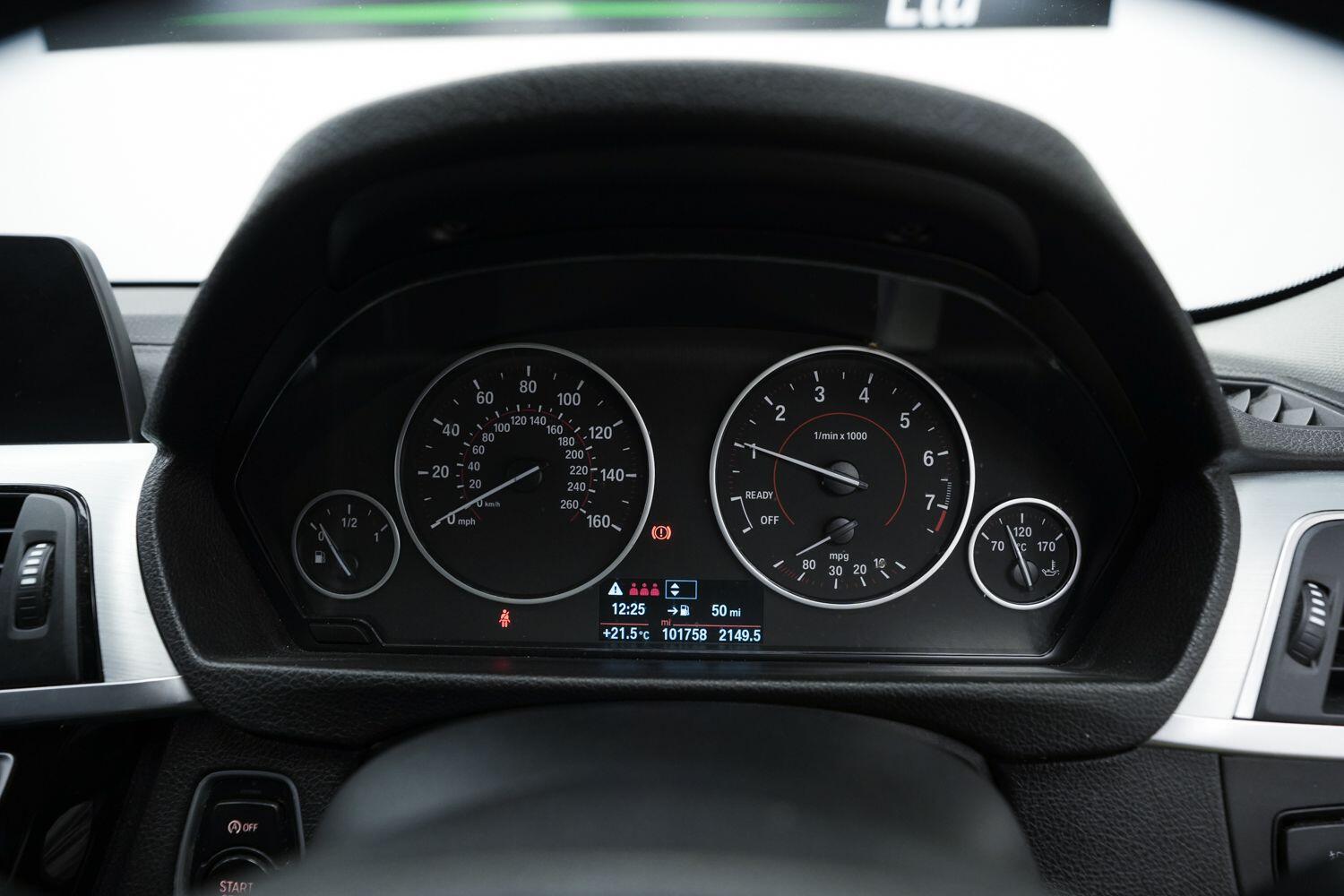 BMW 3 Series view 22
