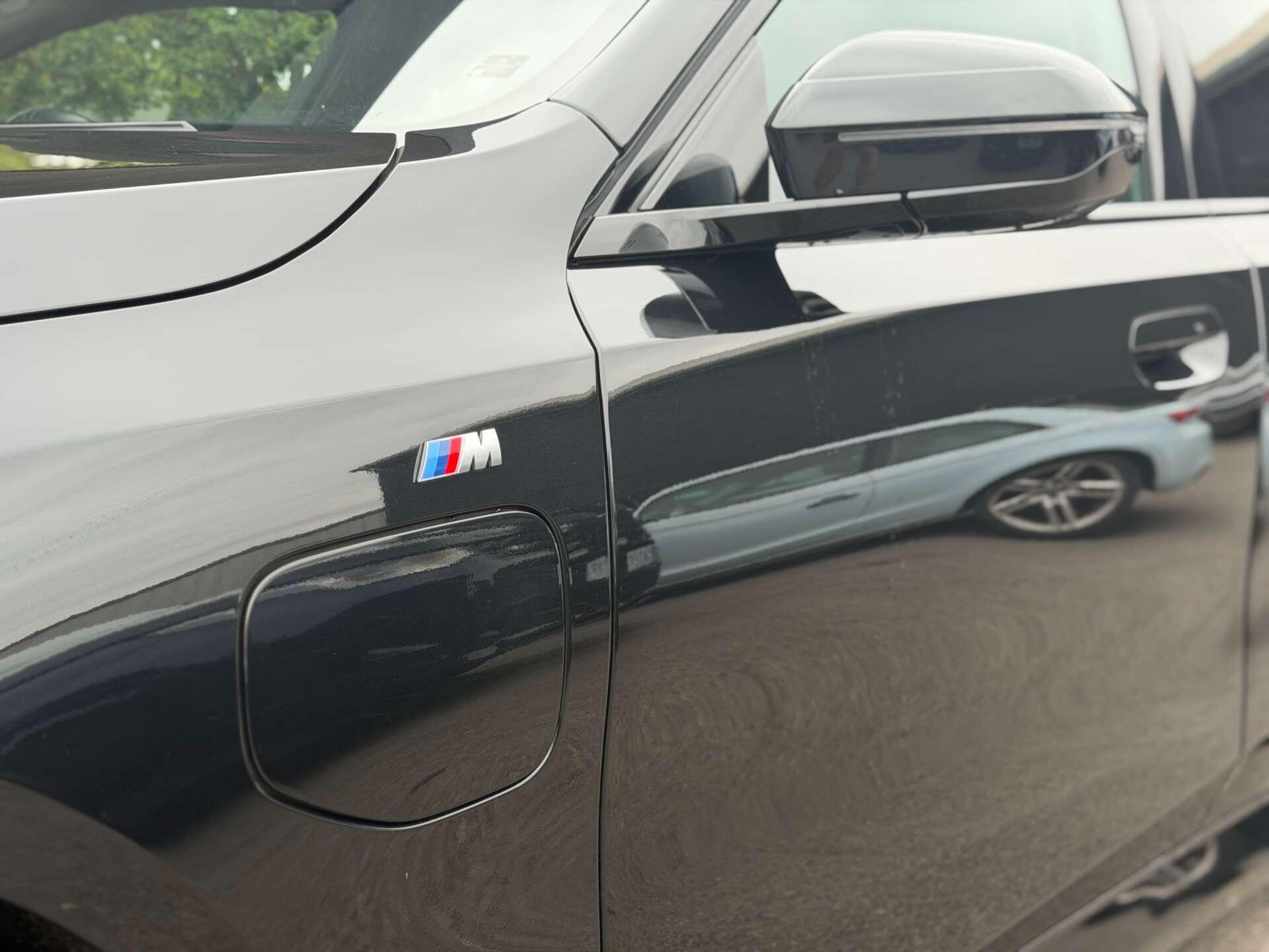 BMW 5 Series view 21