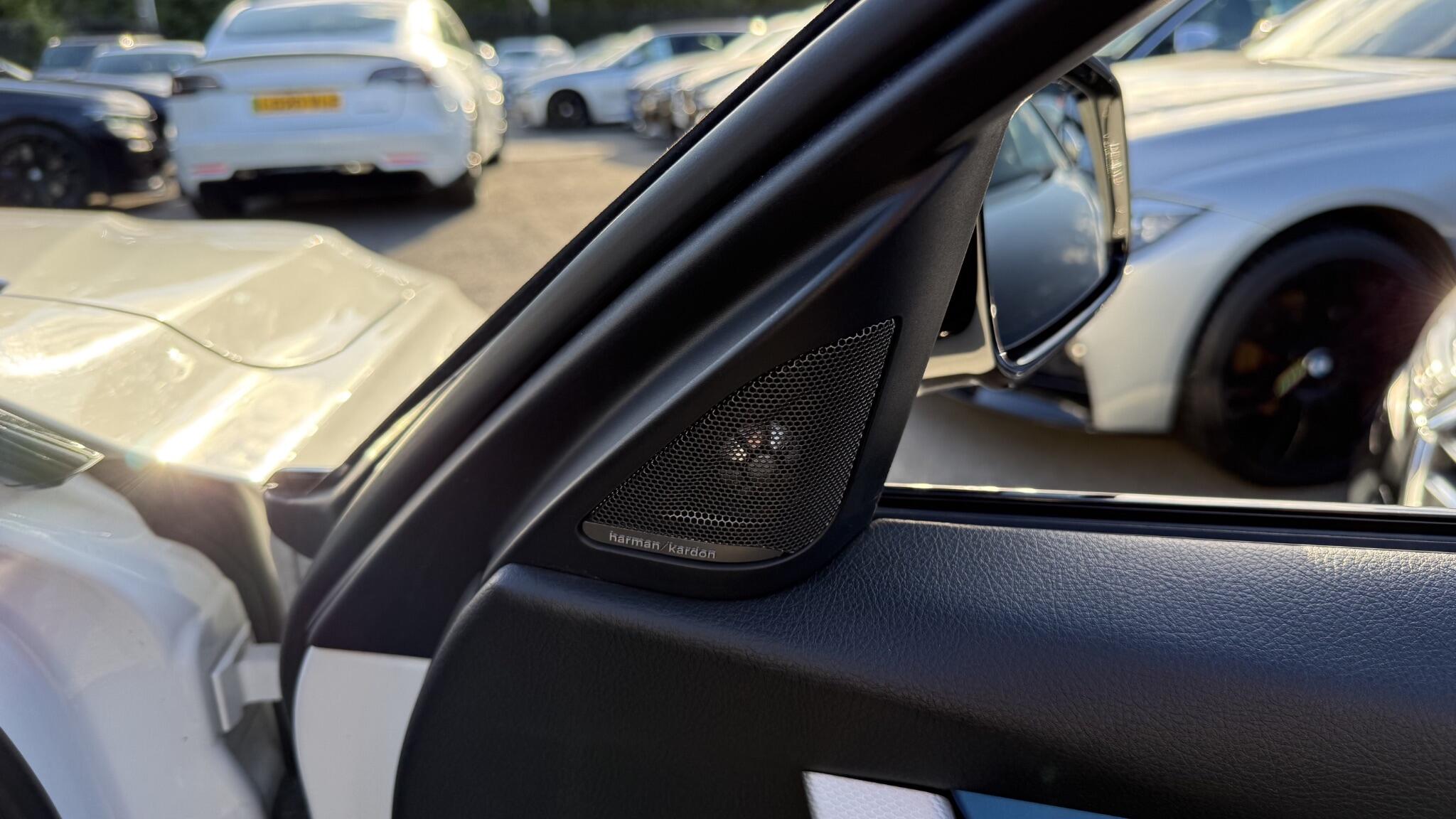 BMW 3 Series view 25