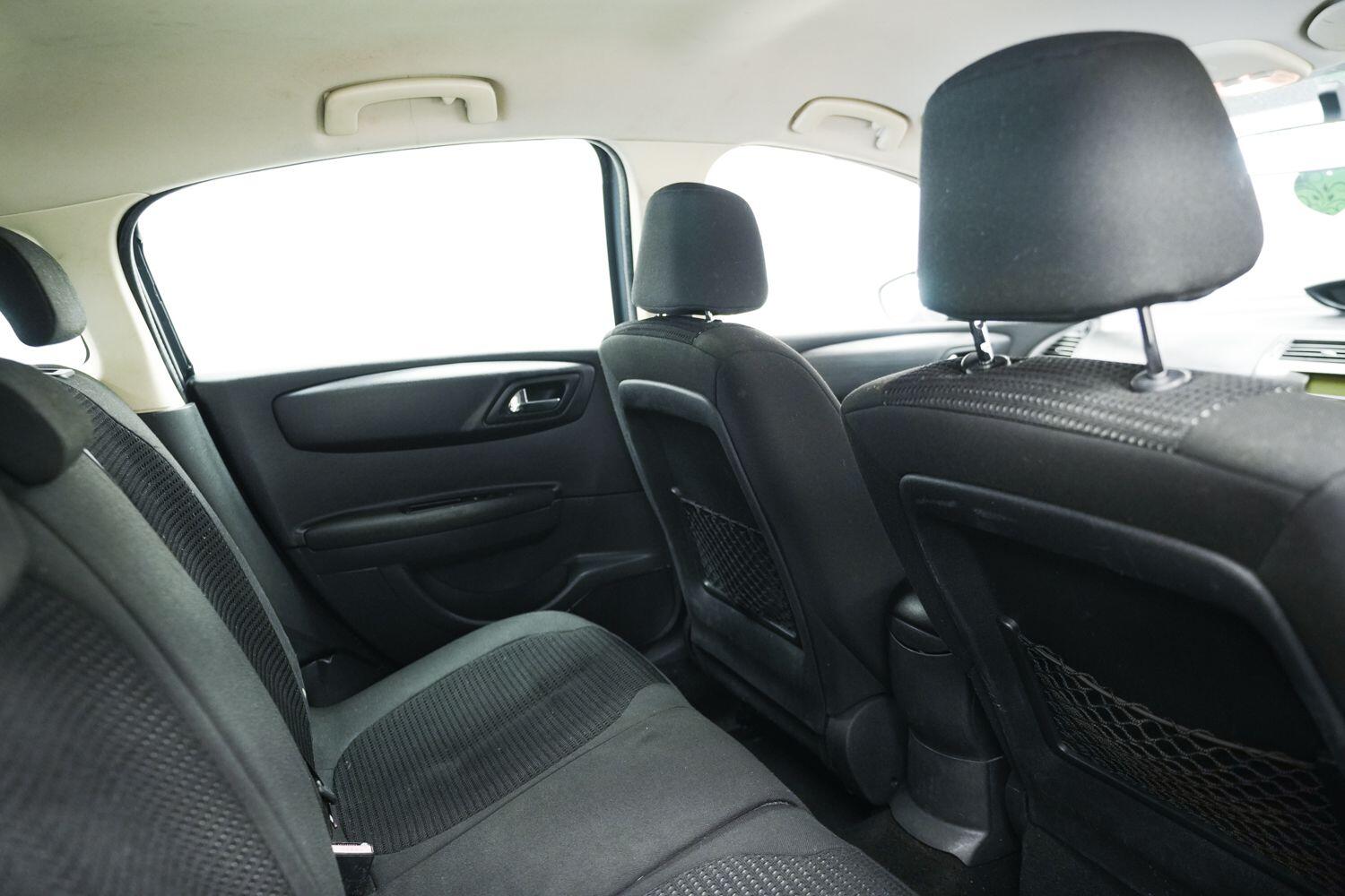 Citroen C4 view 13