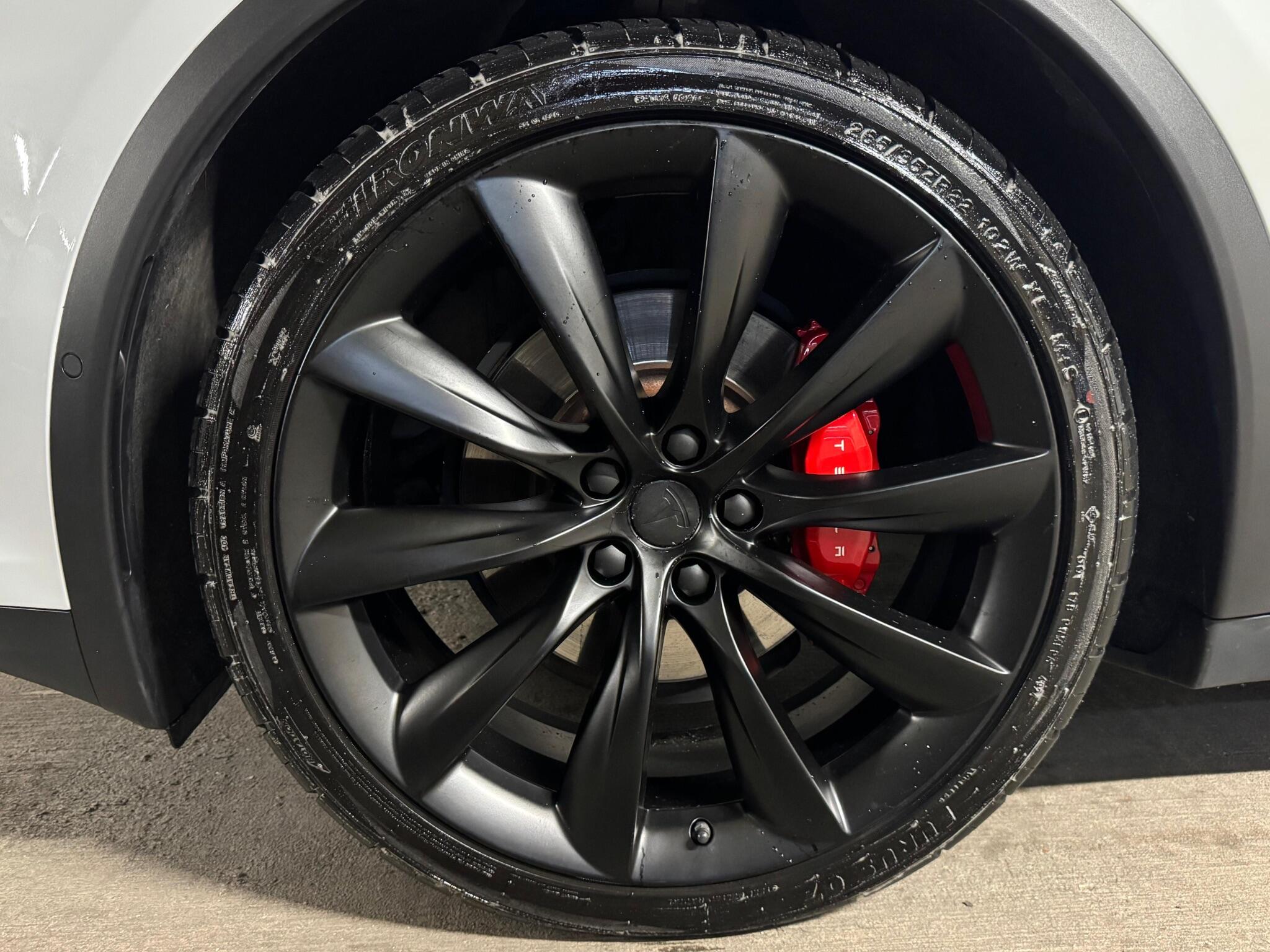 Tesla Model X view 29