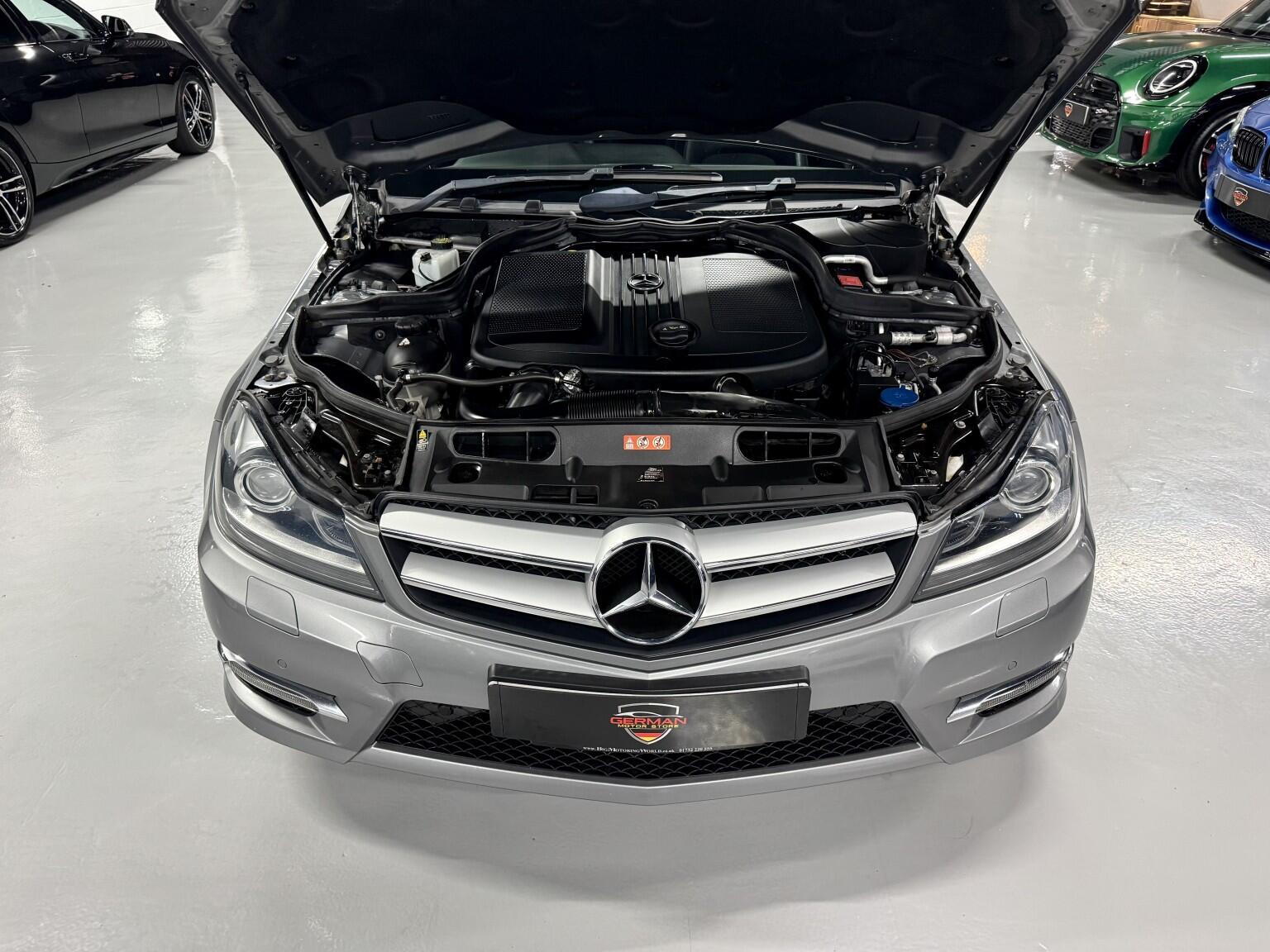 Mercedes-Benz C Class view 28
