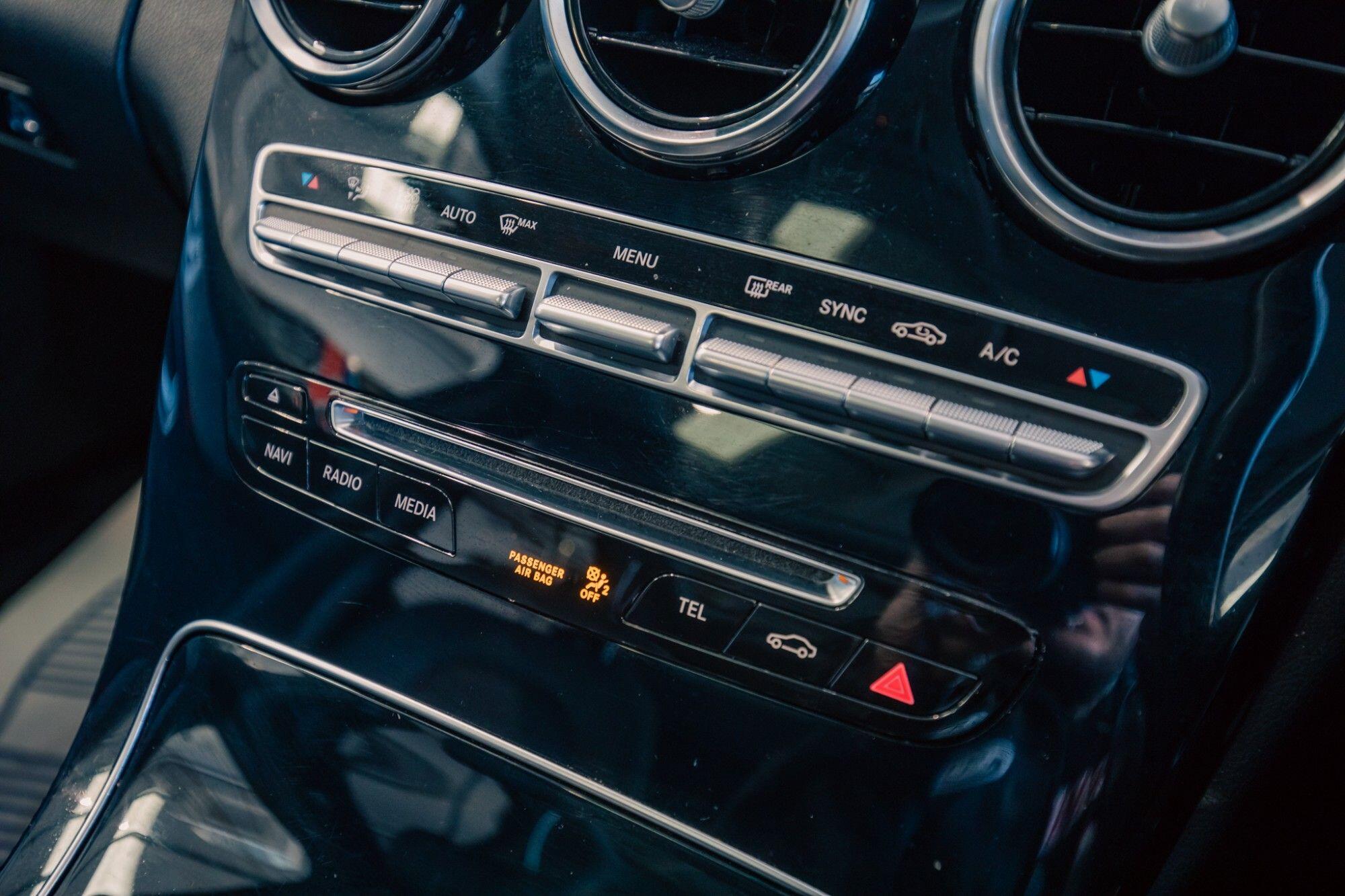 Mercedes-Benz C-Class view 17