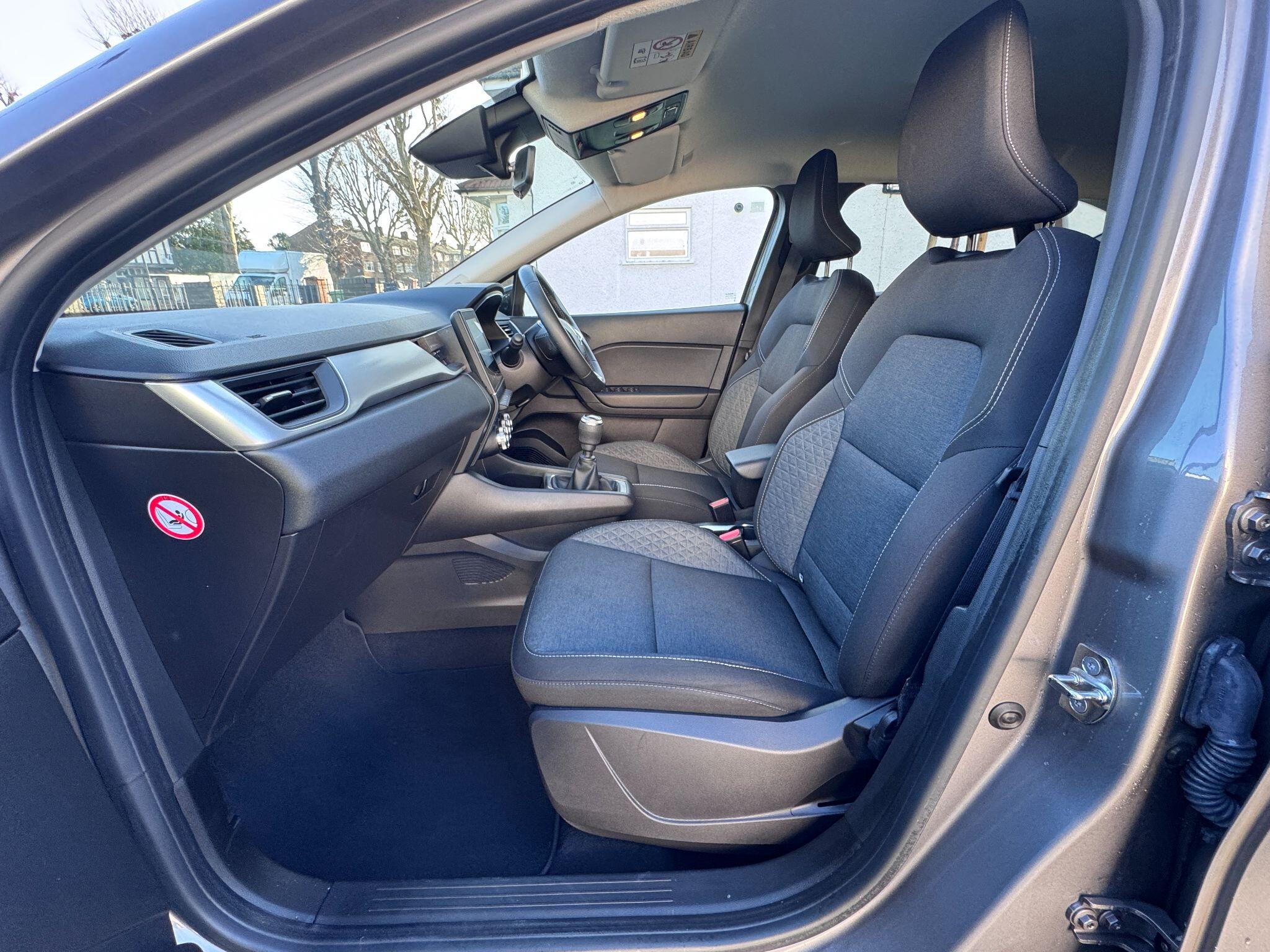 2022 Renault Captur 1.0 TCe Iconic Euro 6 (s/s) 5dr • 20,000 miles image 37