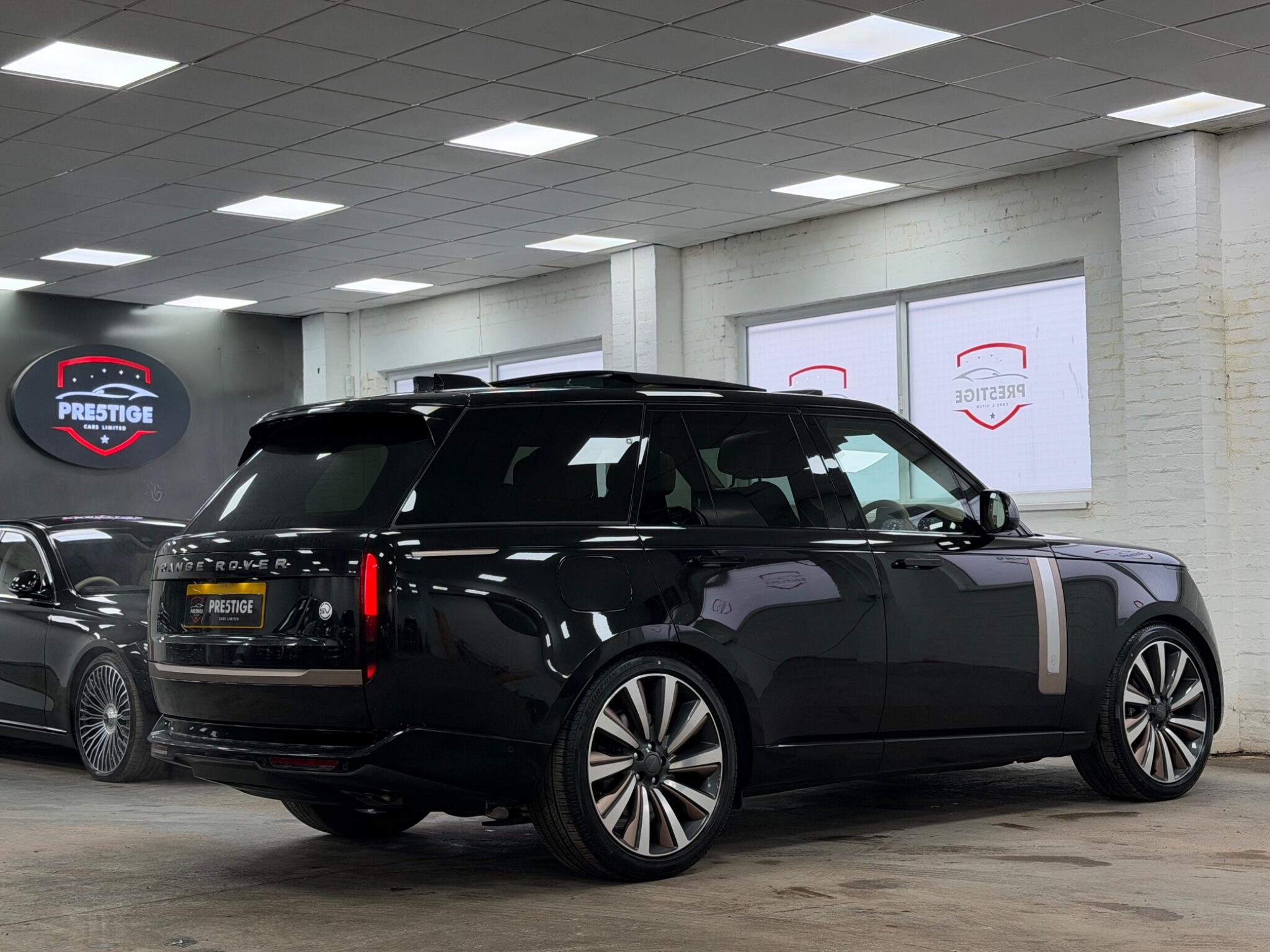 Land Rover Range Rover view 3