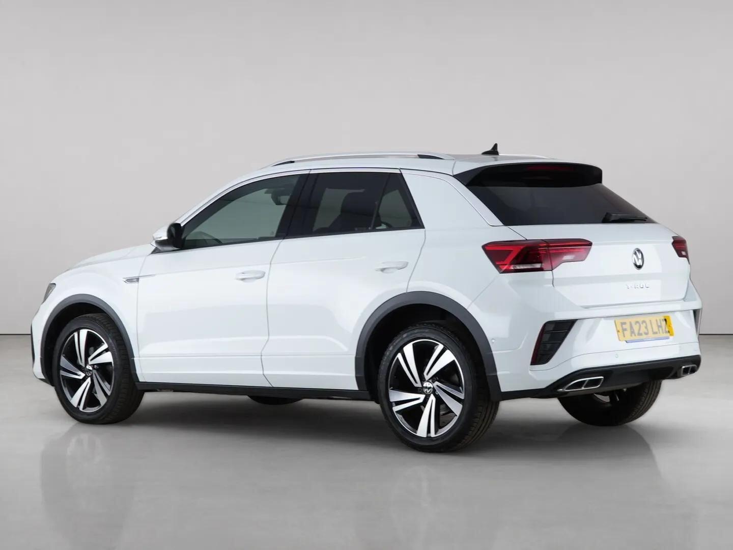 Volkswagen T-Roc view 8