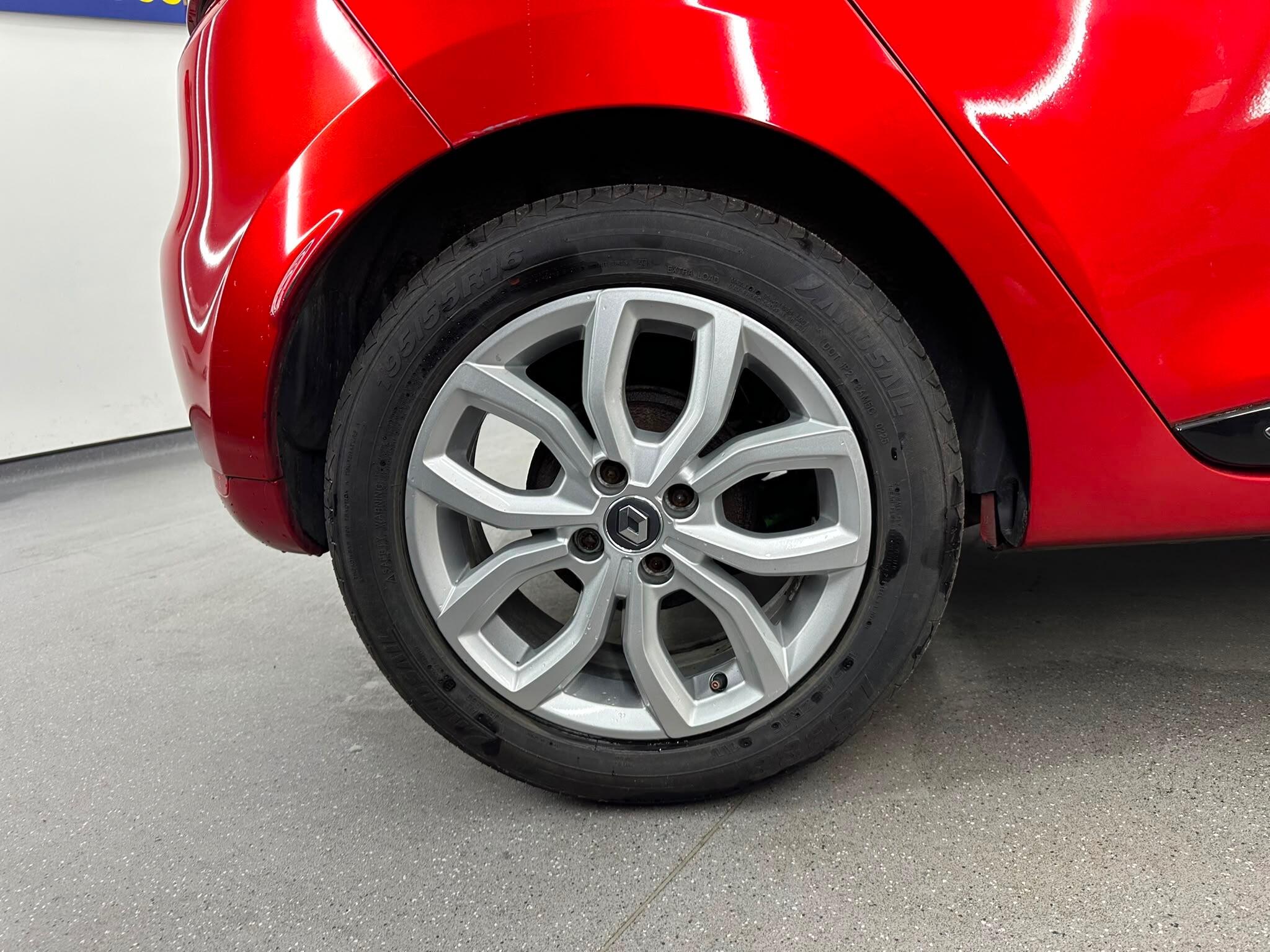 Renault Clio view 11