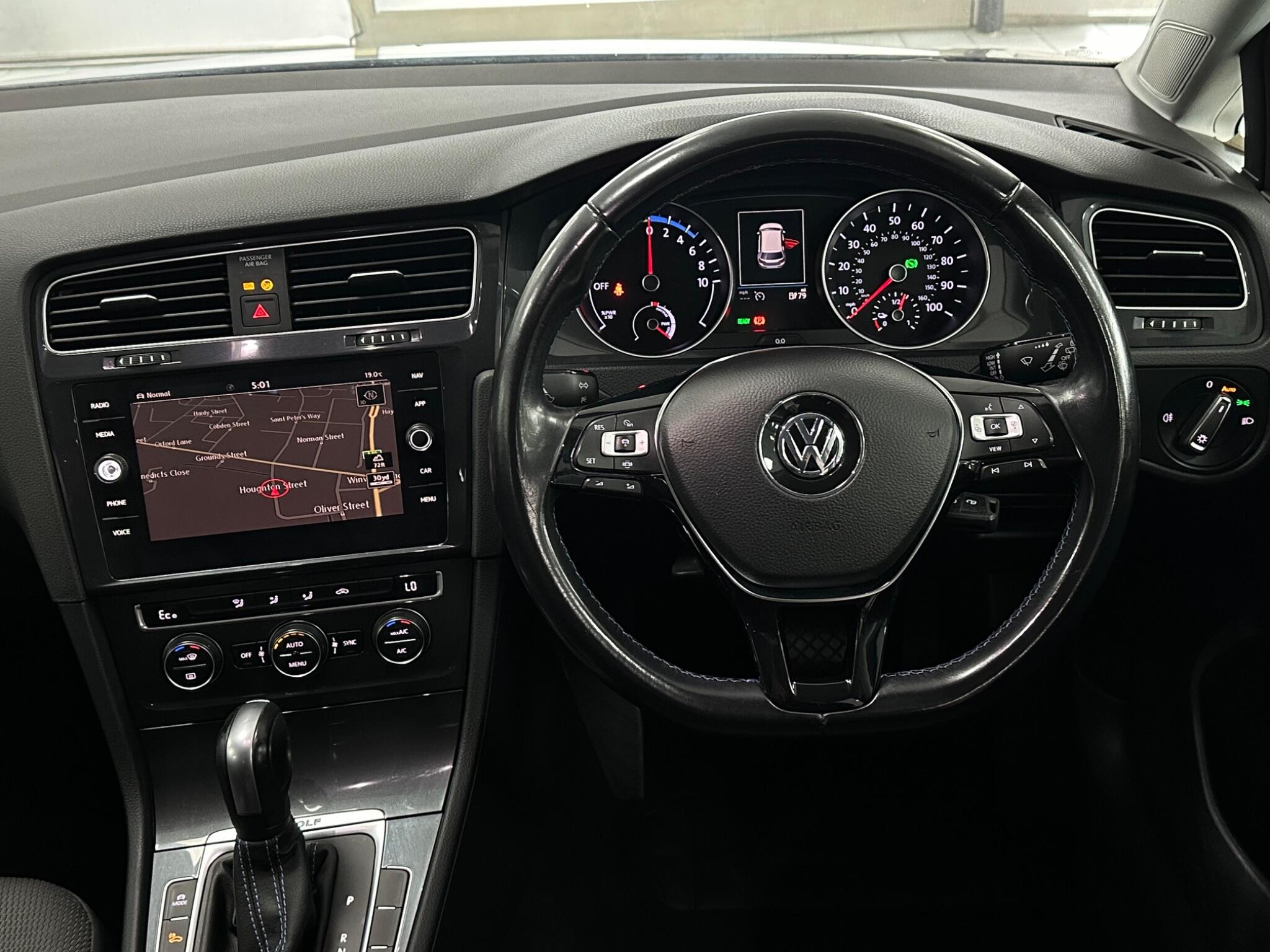 Volkswagen E-Golf view 17