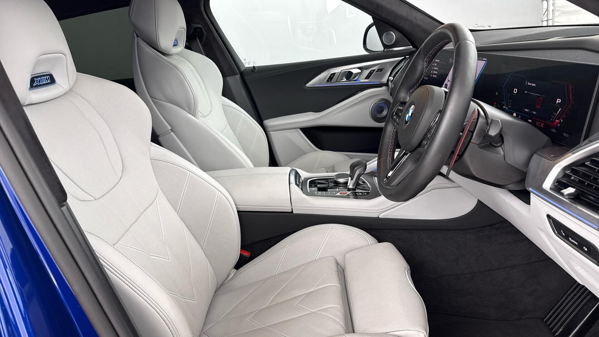 BMW XM view 11