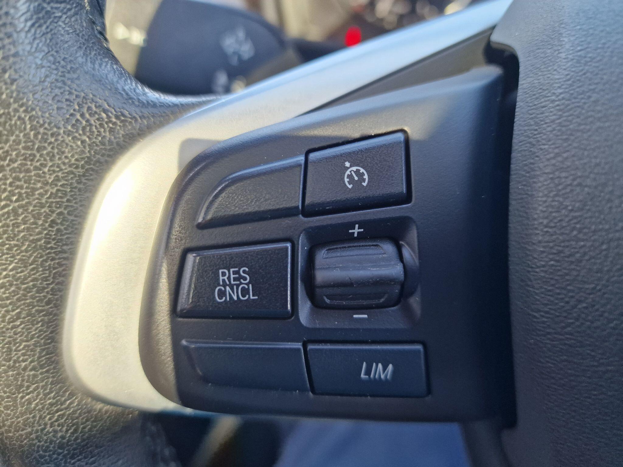 BMW 2 Series view 36