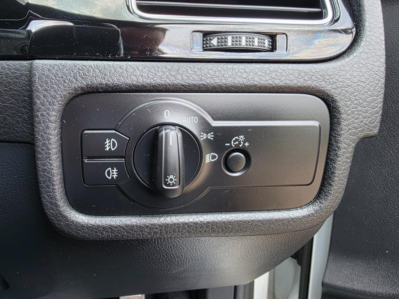 2015 Volkswagen Touareg image 51
