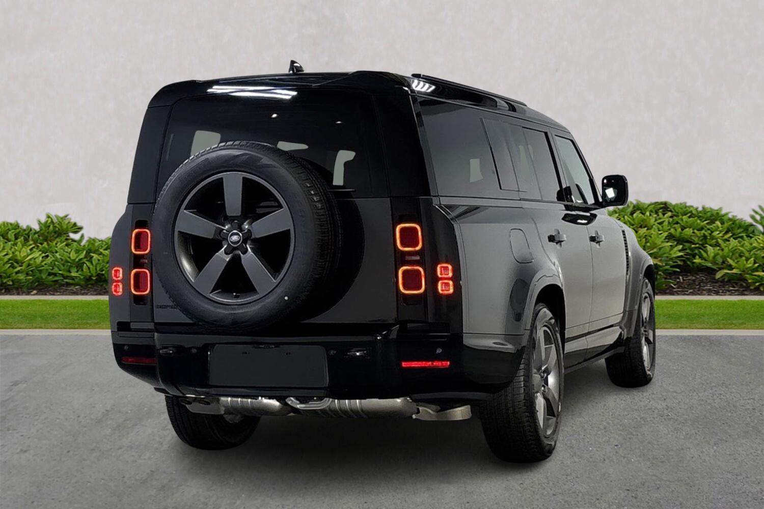 Land Rover Defender view 18