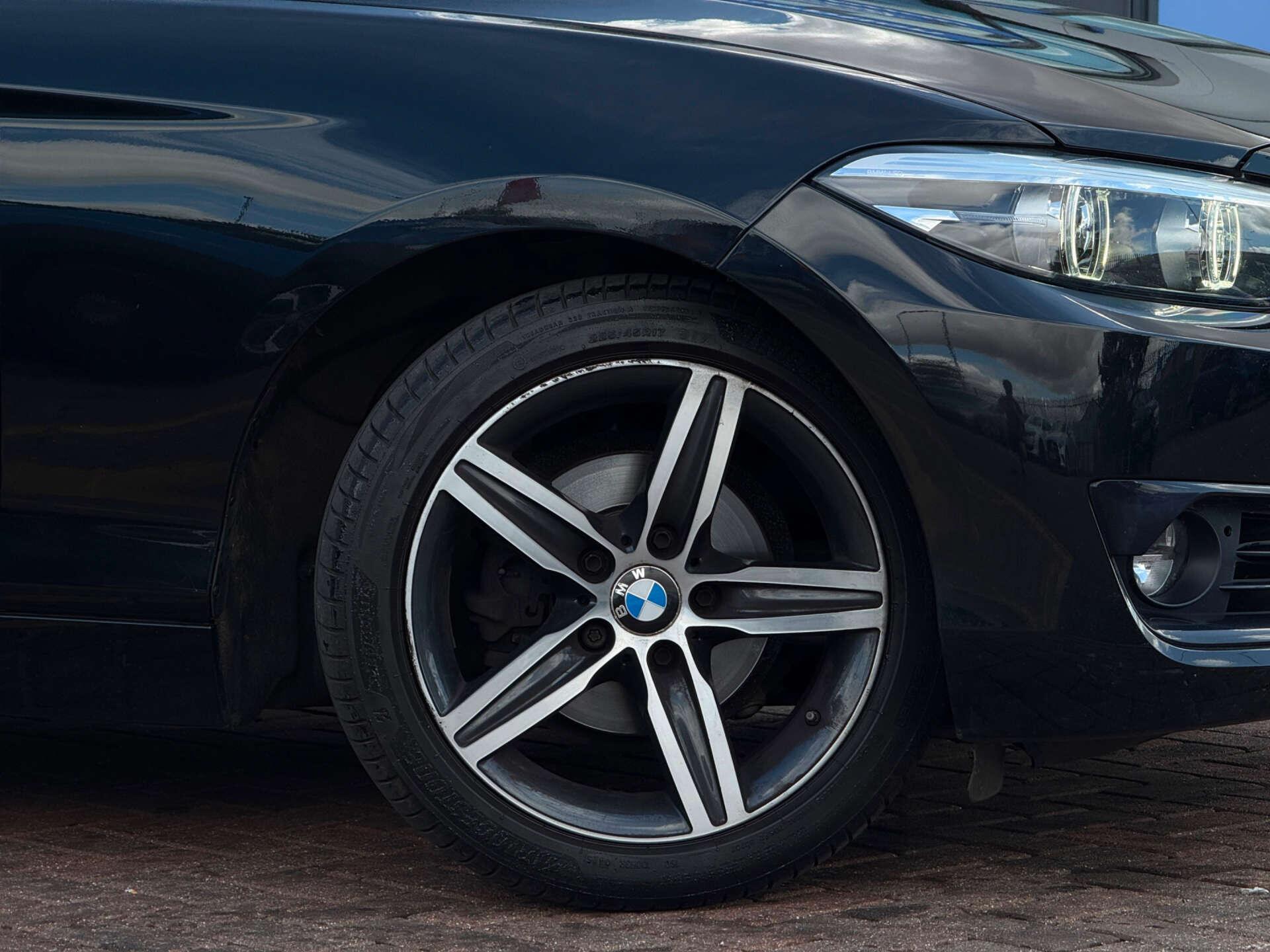 BMW 2 Series view 16