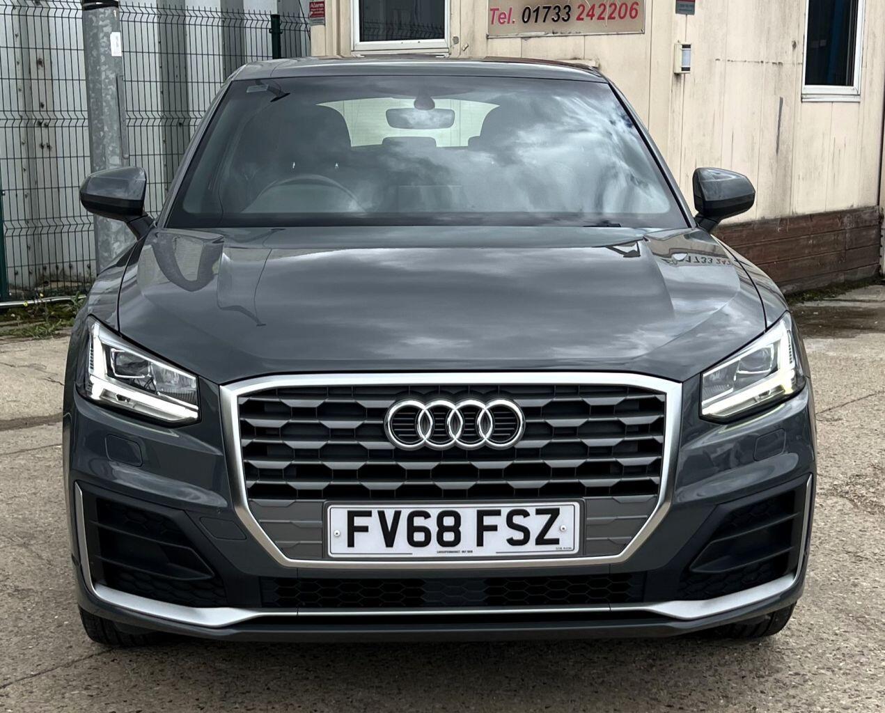 Audi Q2 view 5