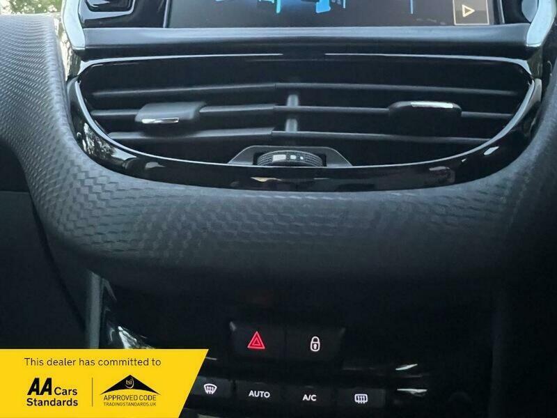 2016 Peugeot 2008 1.2 PureTech Allure Euro 6 (s/s) 5dr • 15,159 miles image 64