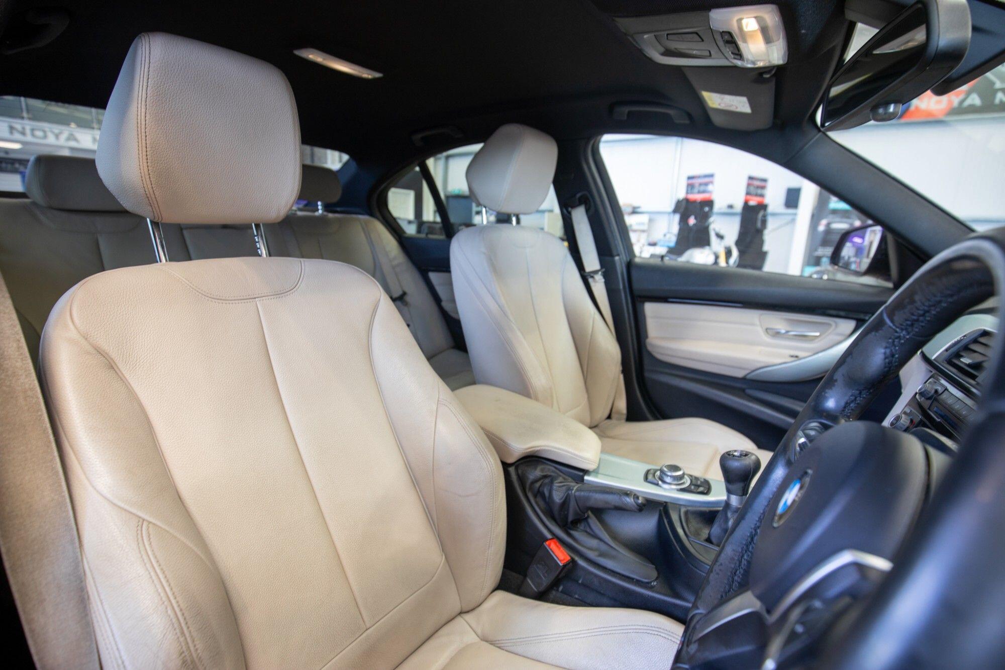 BMW 3 Series view 3