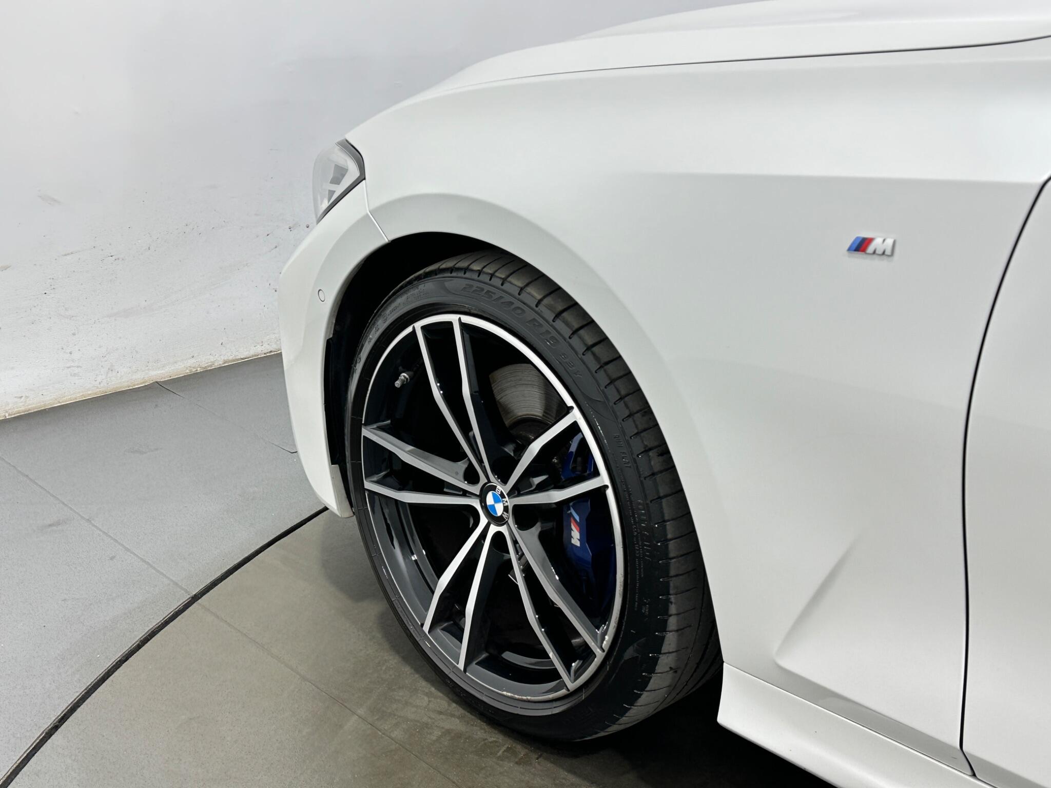 BMW 3 Series view 47