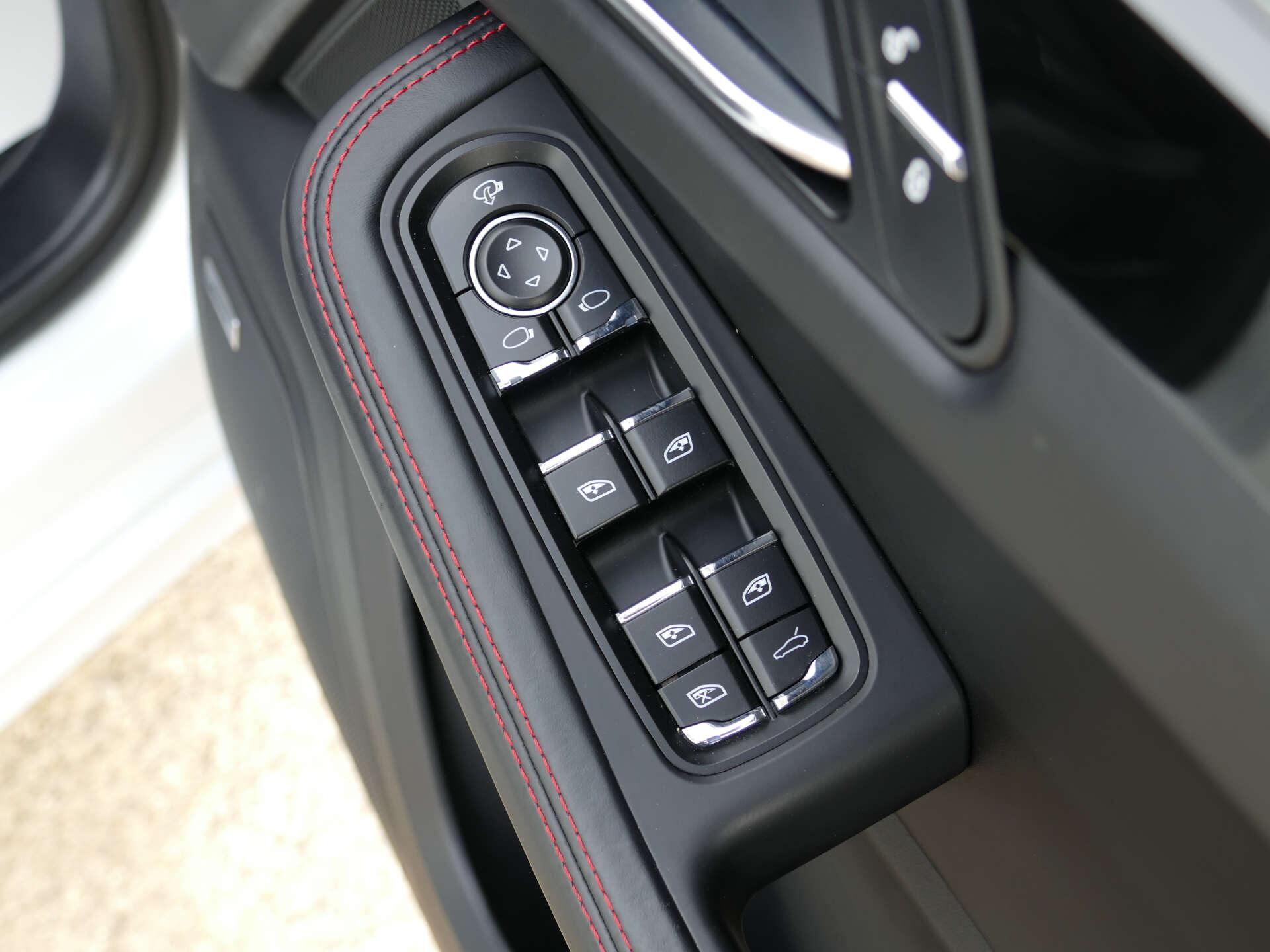 Porsche Macan view 44