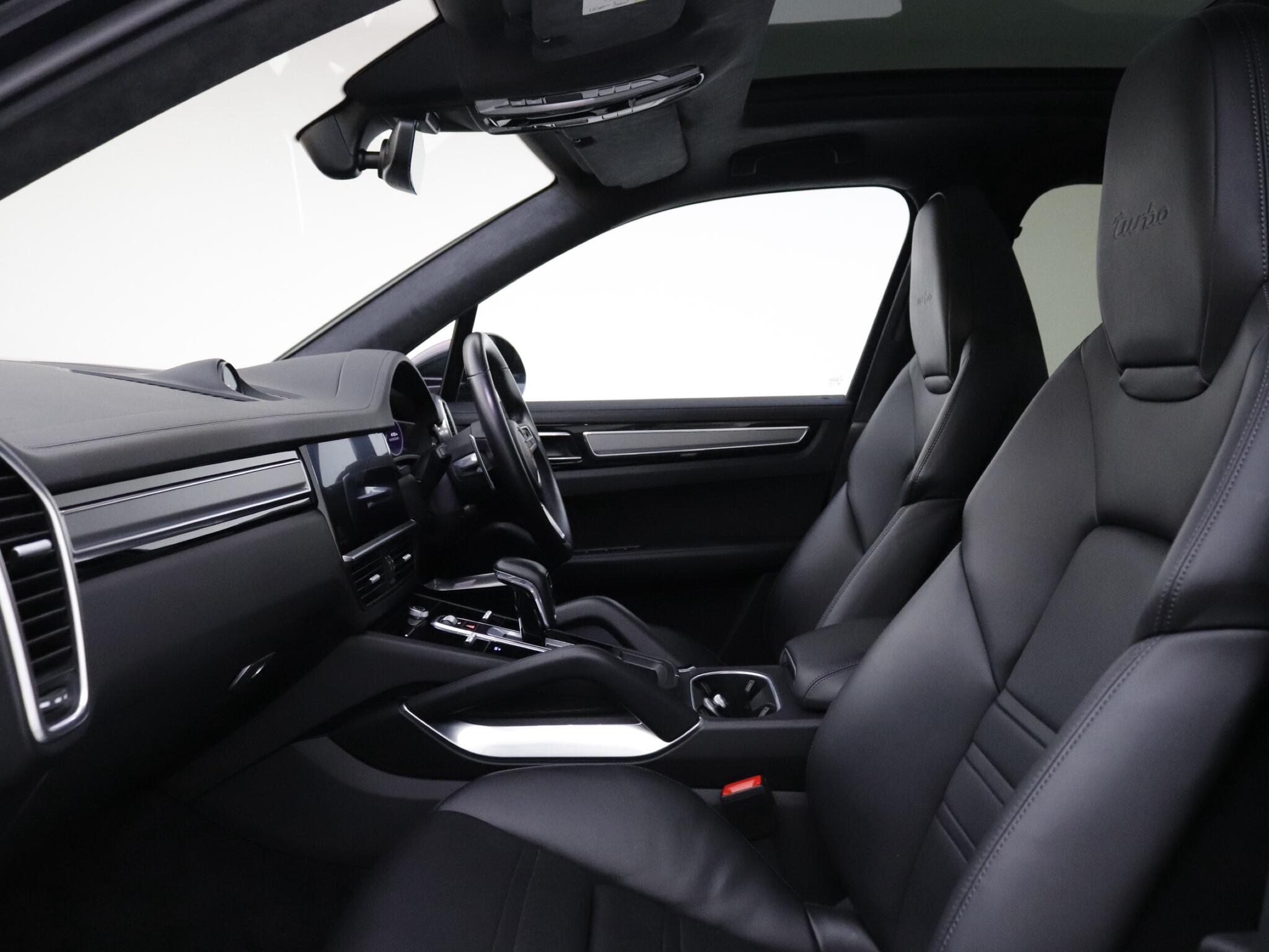 Porsche Cayenne view 30