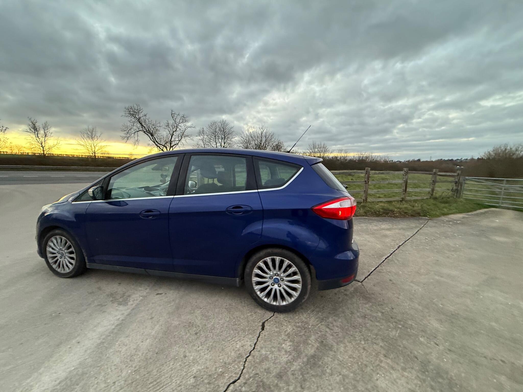 Ford C-Max 1.6 TDCi Titanium Euro 5 5dr — photo 20 of 104