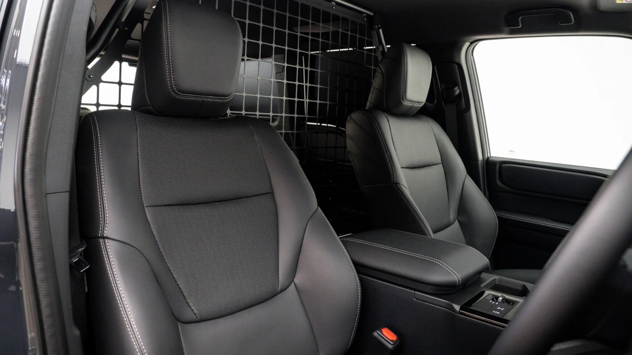 Toyota Land Cruiser view 3