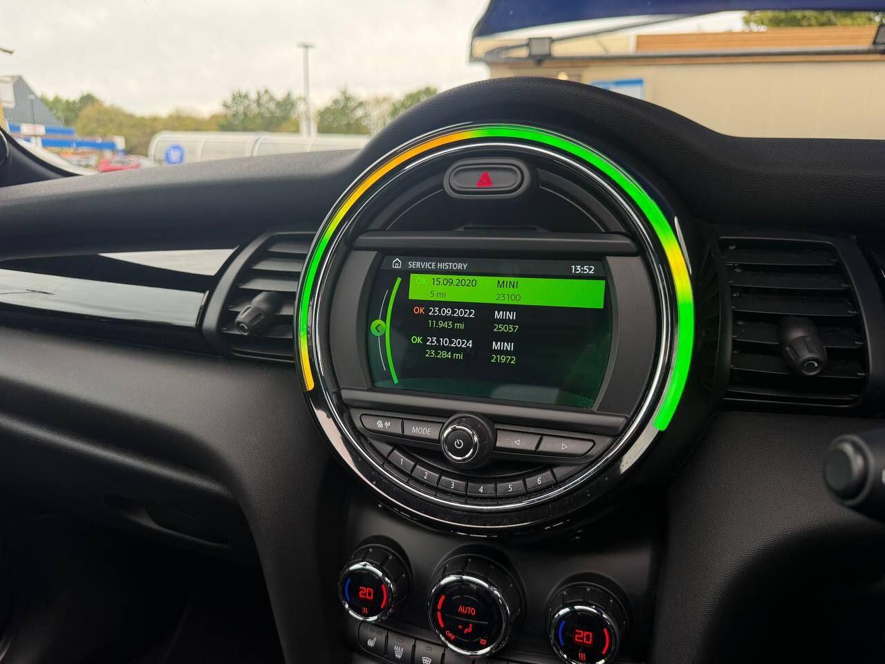 Mini Cooper view 29