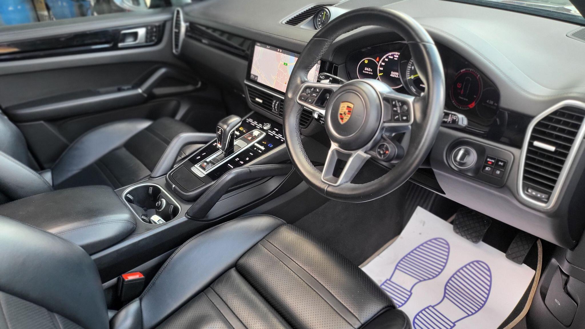 Porsche Cayenne view 14